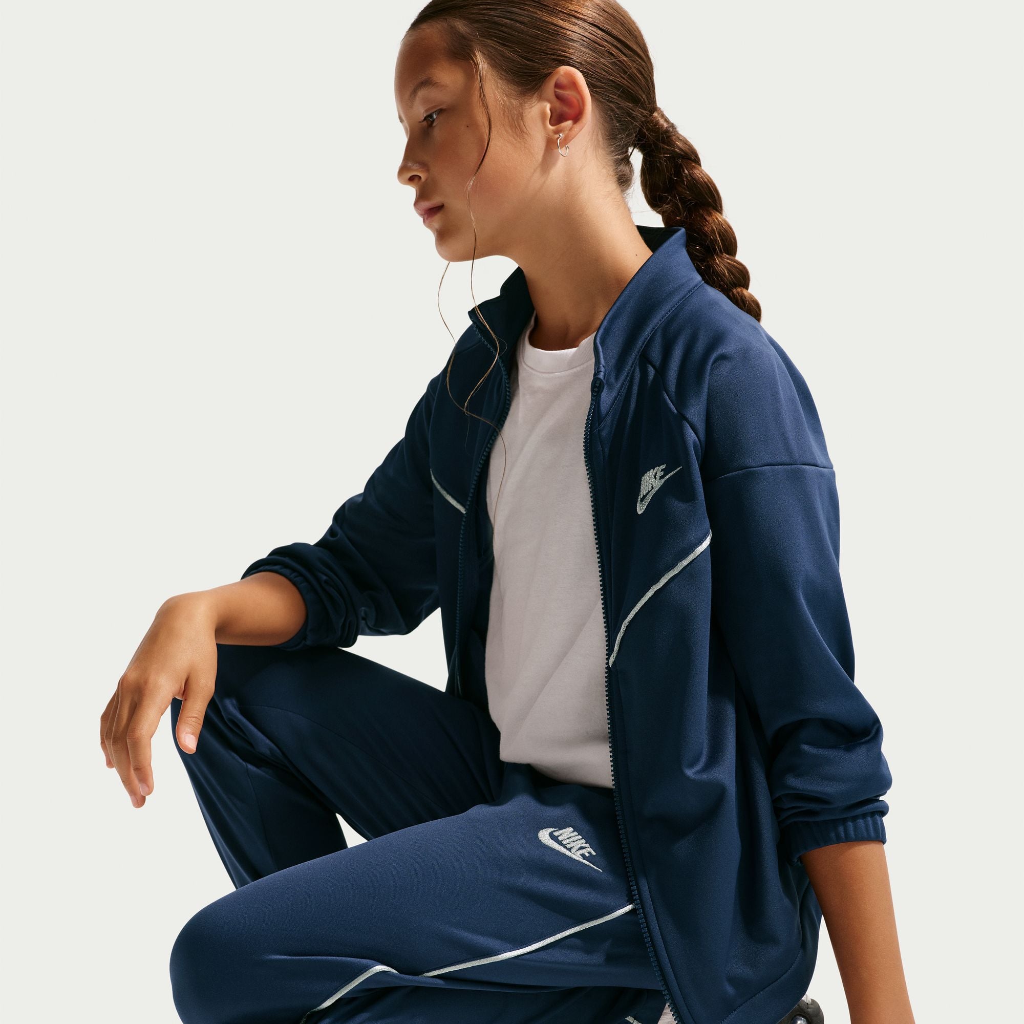 Nike image number 7