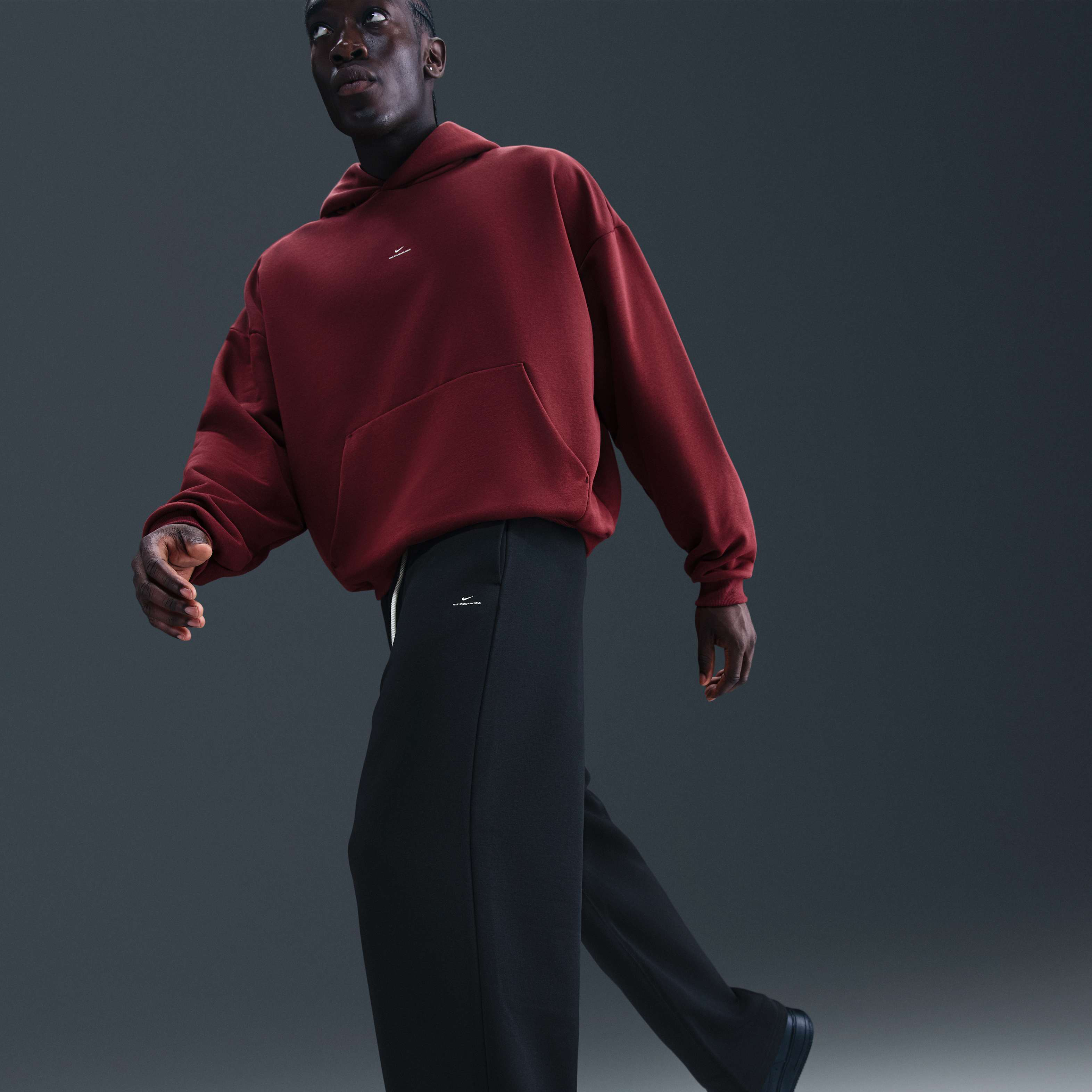 Nike Standard Issue image number 13