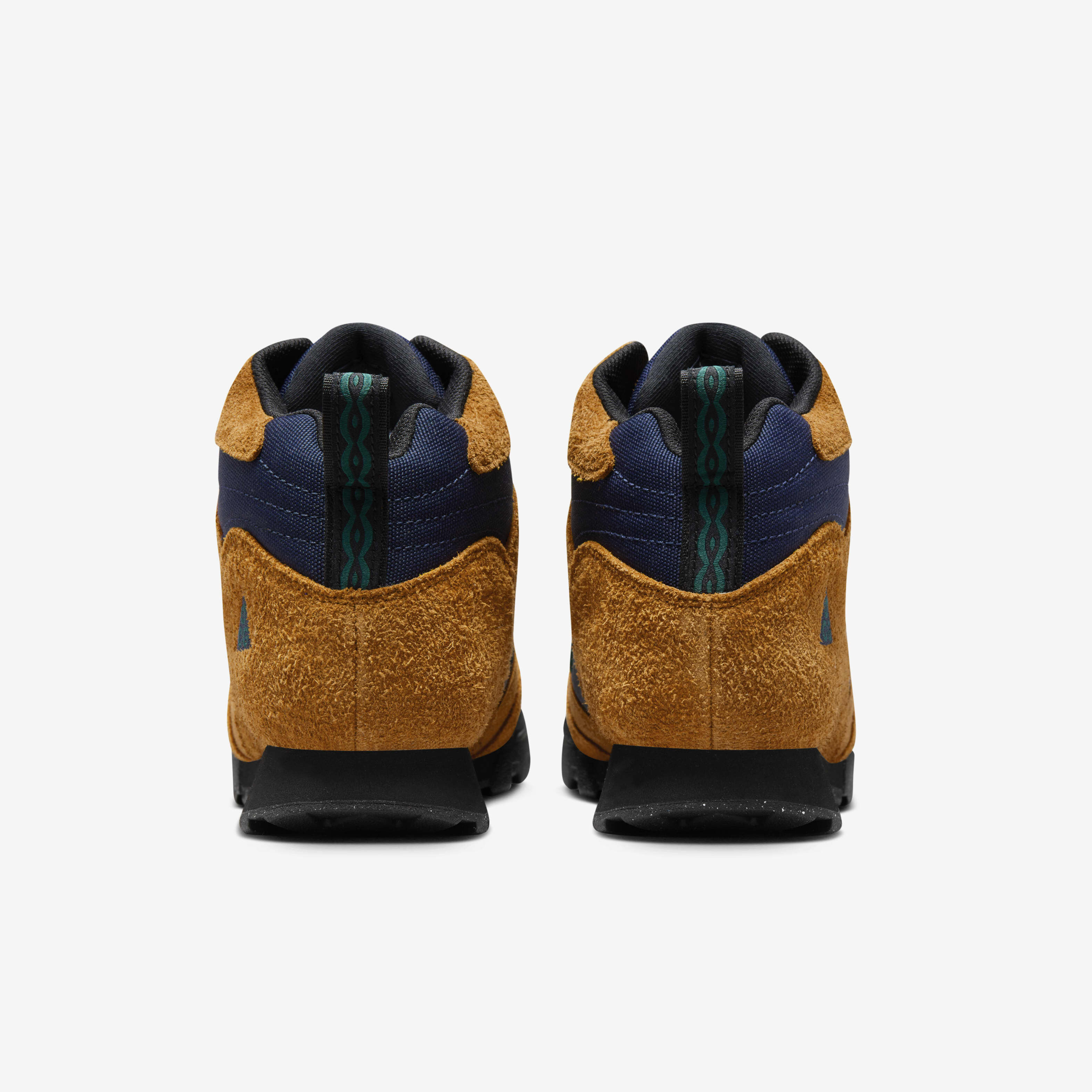 نايكي ACG توري ميد ووتربروف image number 5