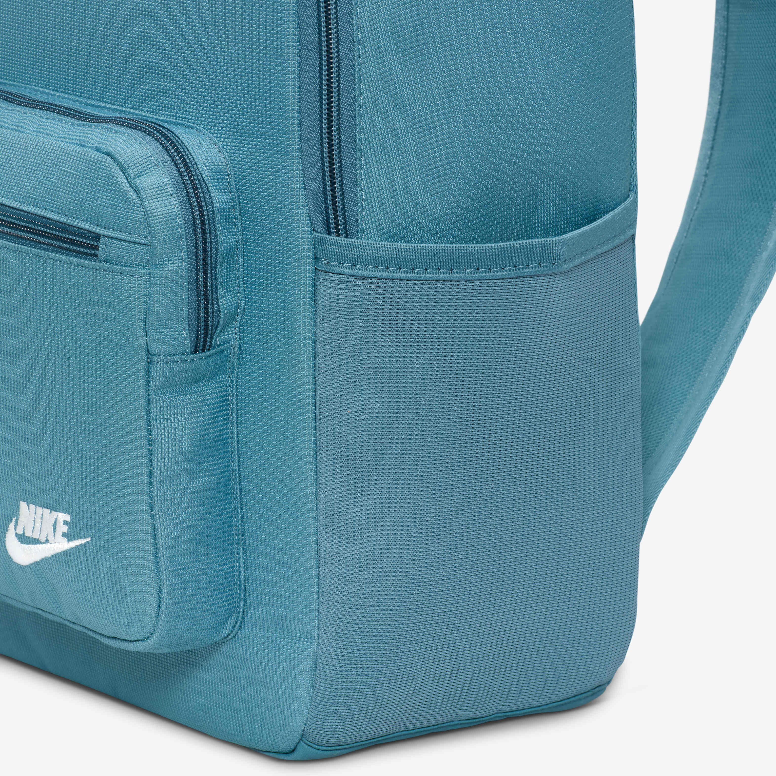 نايكي هيريتج image number 8