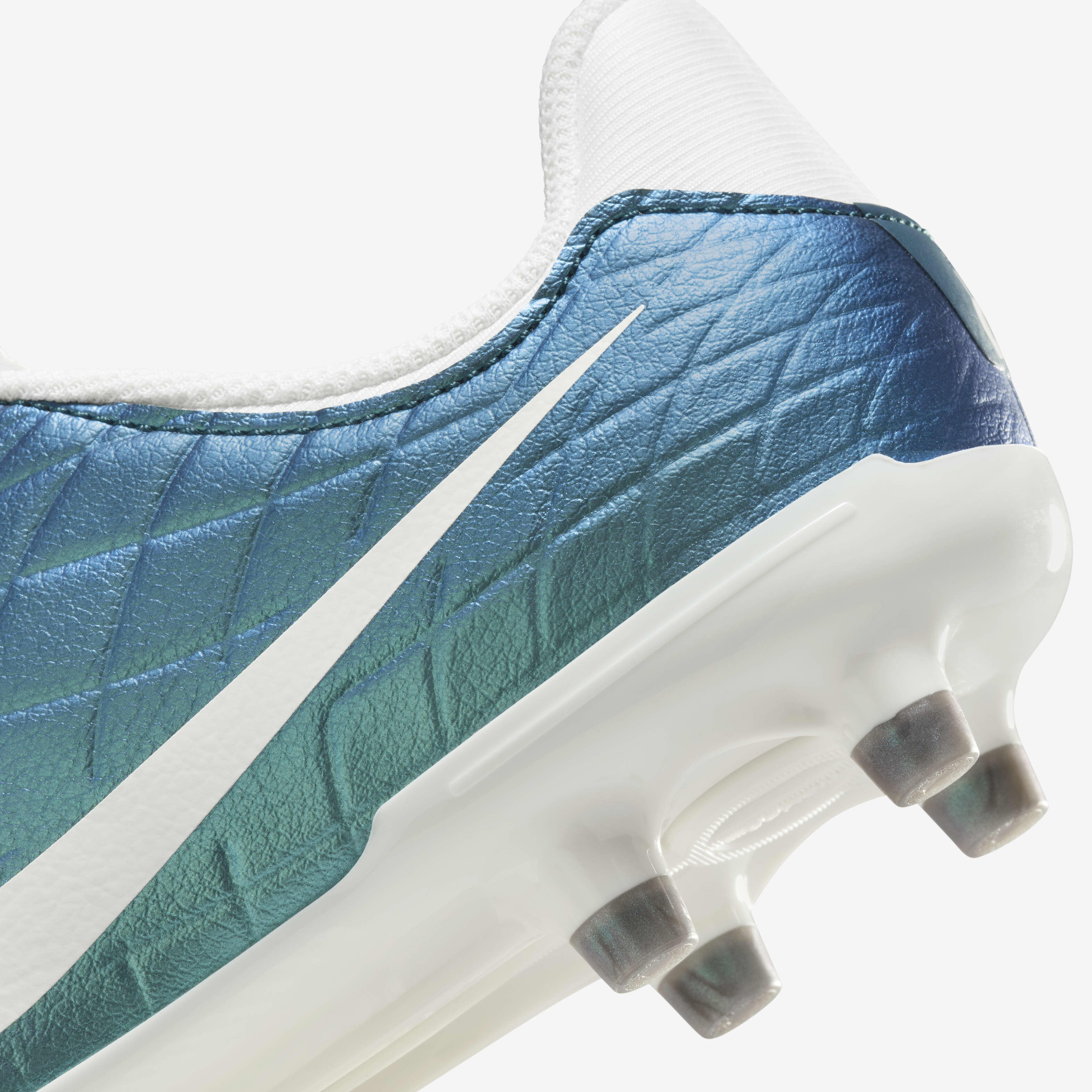 Buy Nike Jr. Tiempo Emerald Legend 10 Academy Younger Older Kids MG Low Top Football Boot Nike UAE Official
