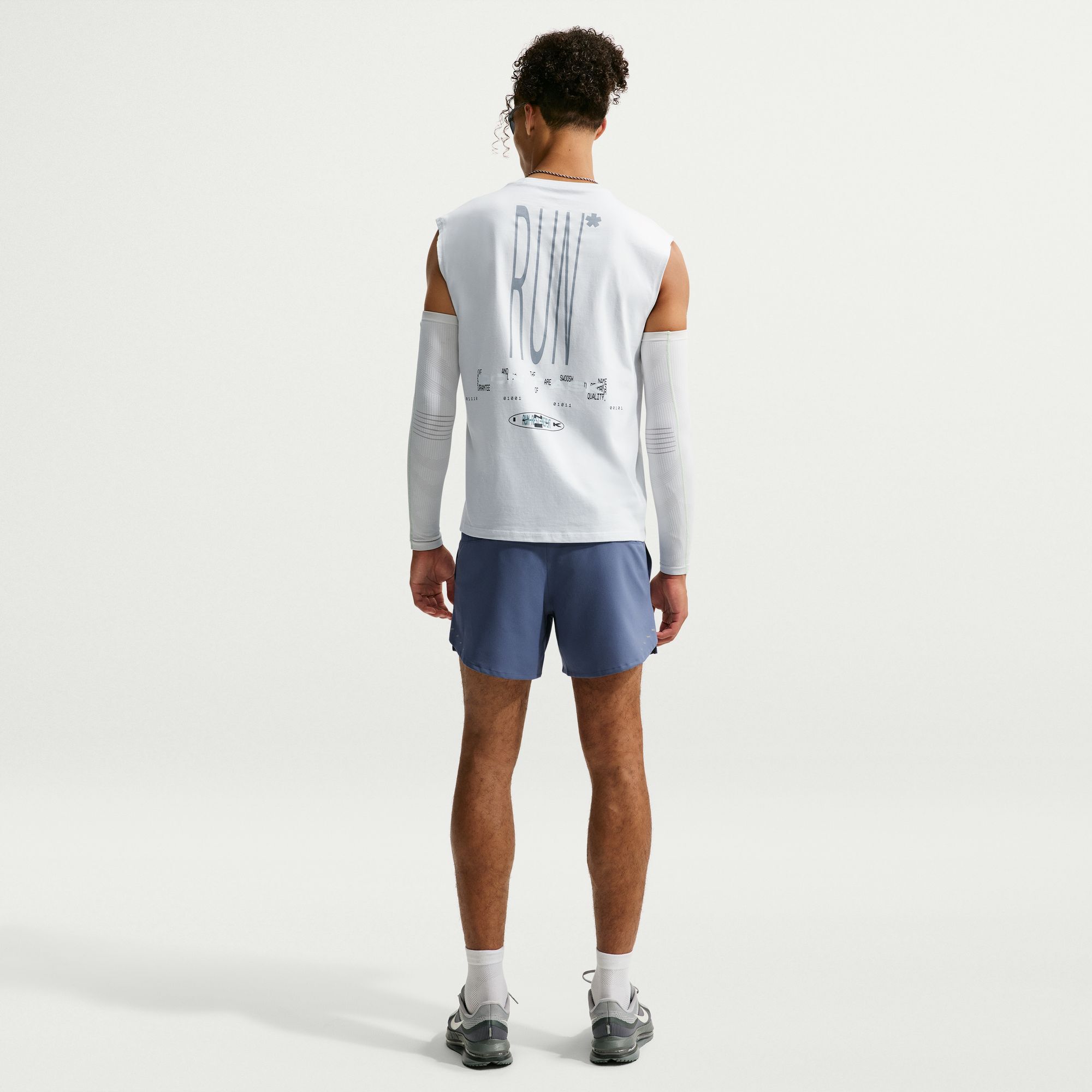 Nike Stride image number 1