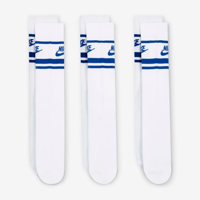 Nike Sportswear Dri-FIT Everyday Essential image number 1 Nike Sportswear Dri-FIT Everyday Essential image number 1