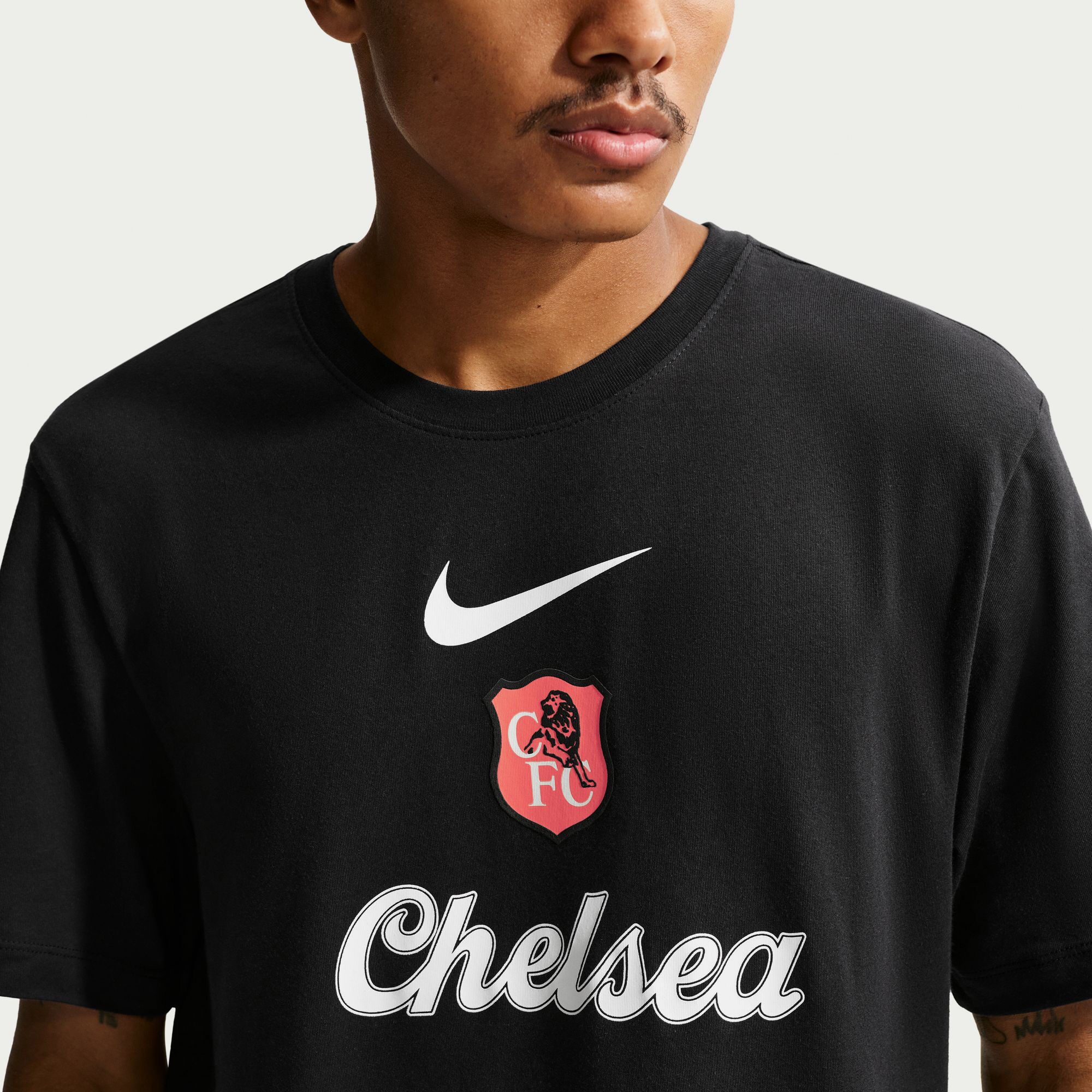 Buy Chelsea FC Men's Nike Soccer T-Shirt - Pitch Blue @ Nike UAE
