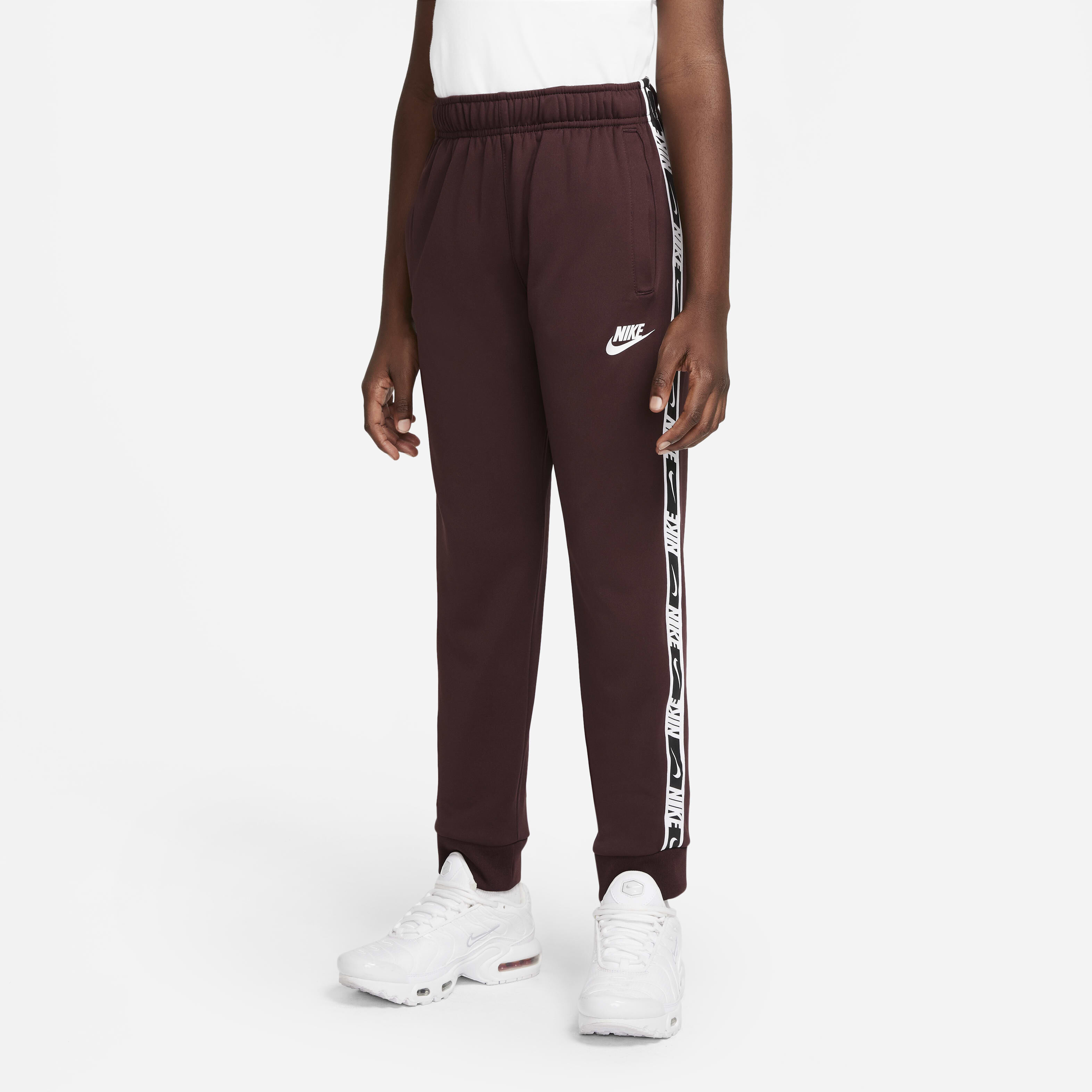 Nike joggers kids clearance