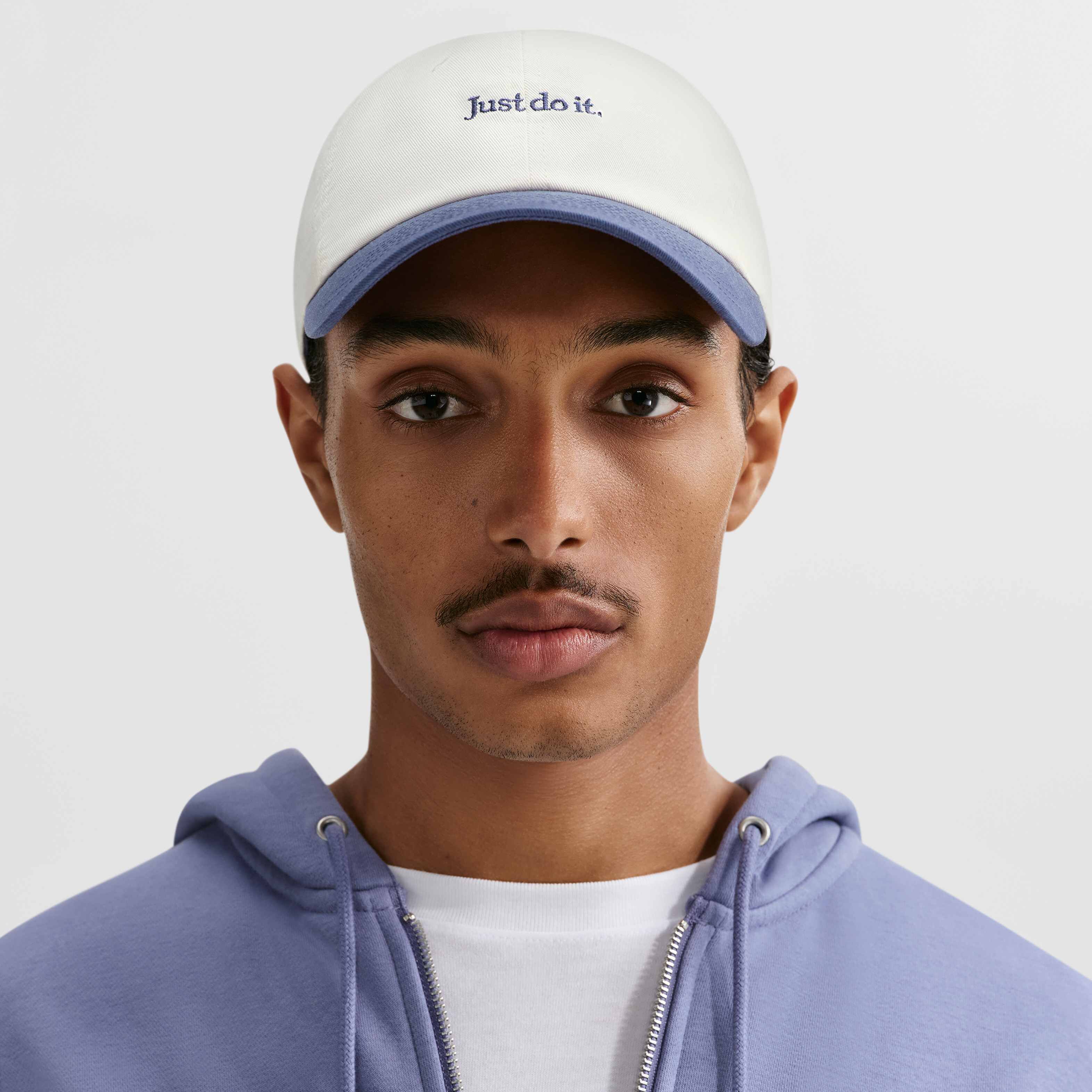 نايكي كلوب image number 2