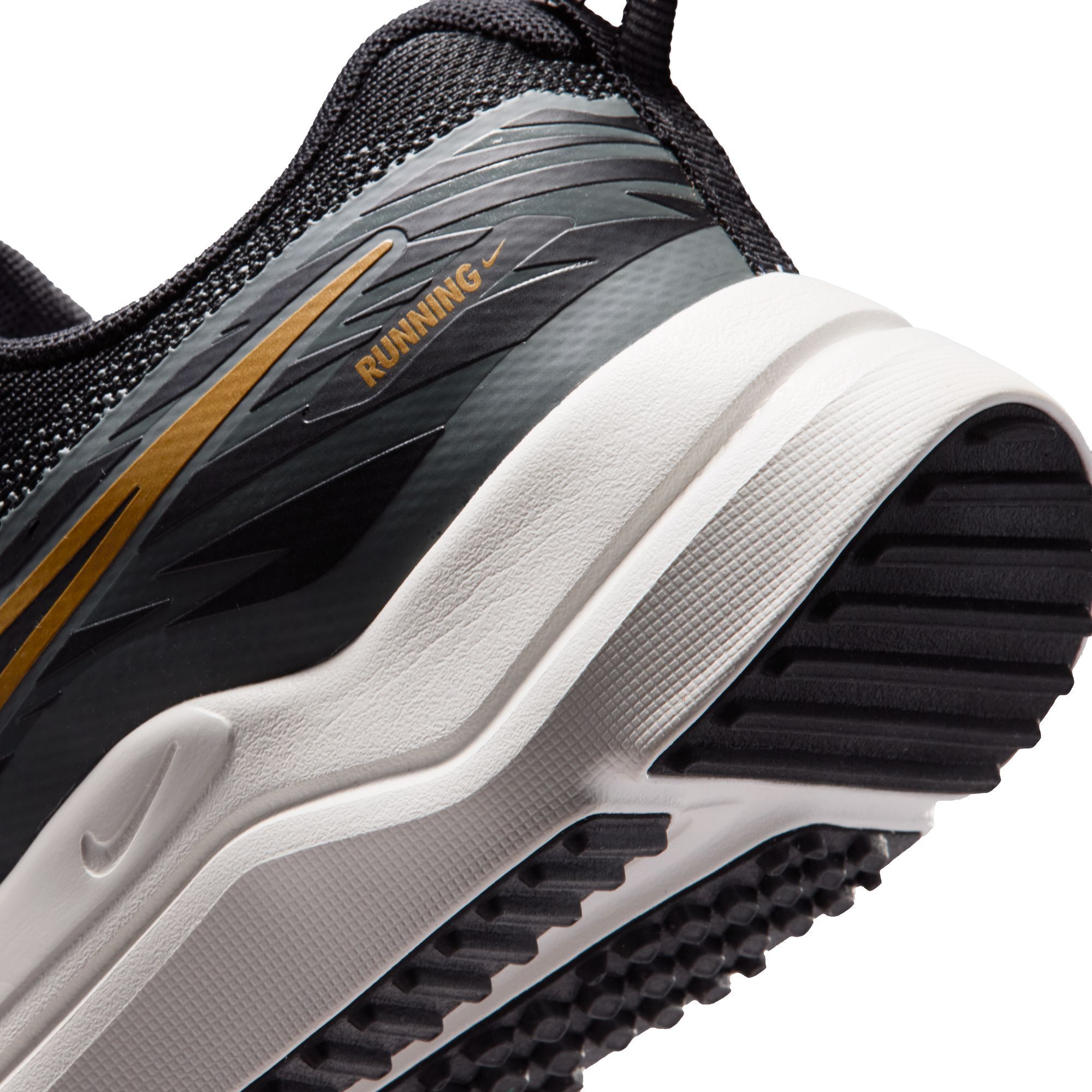Nike Cosmic Runner image number 10