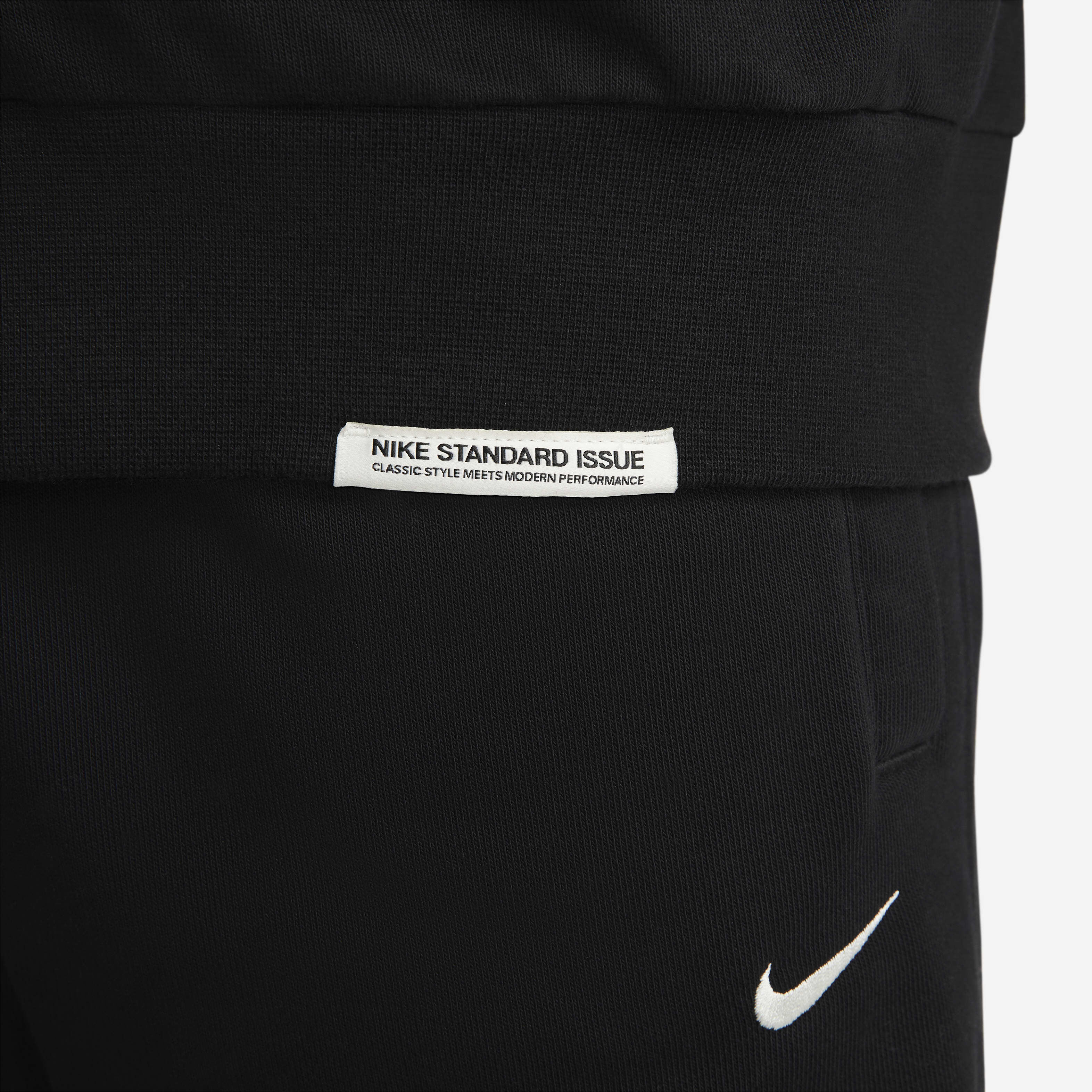Nike Standard Issue image number 5