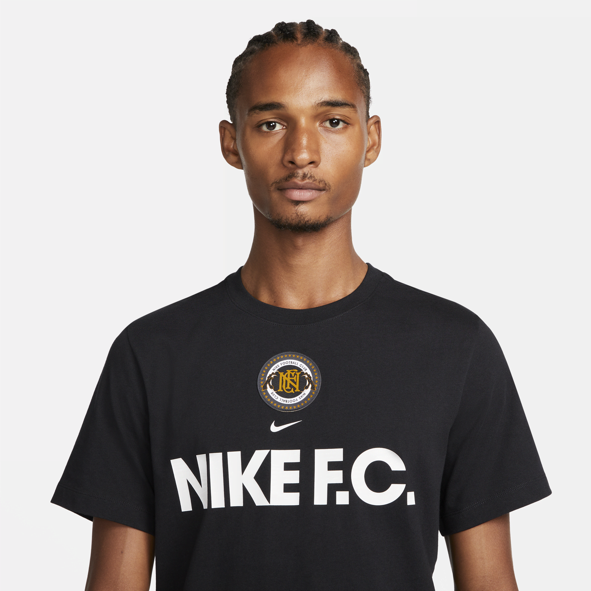Shop Nike Men s Football T Shirt Nike UAE