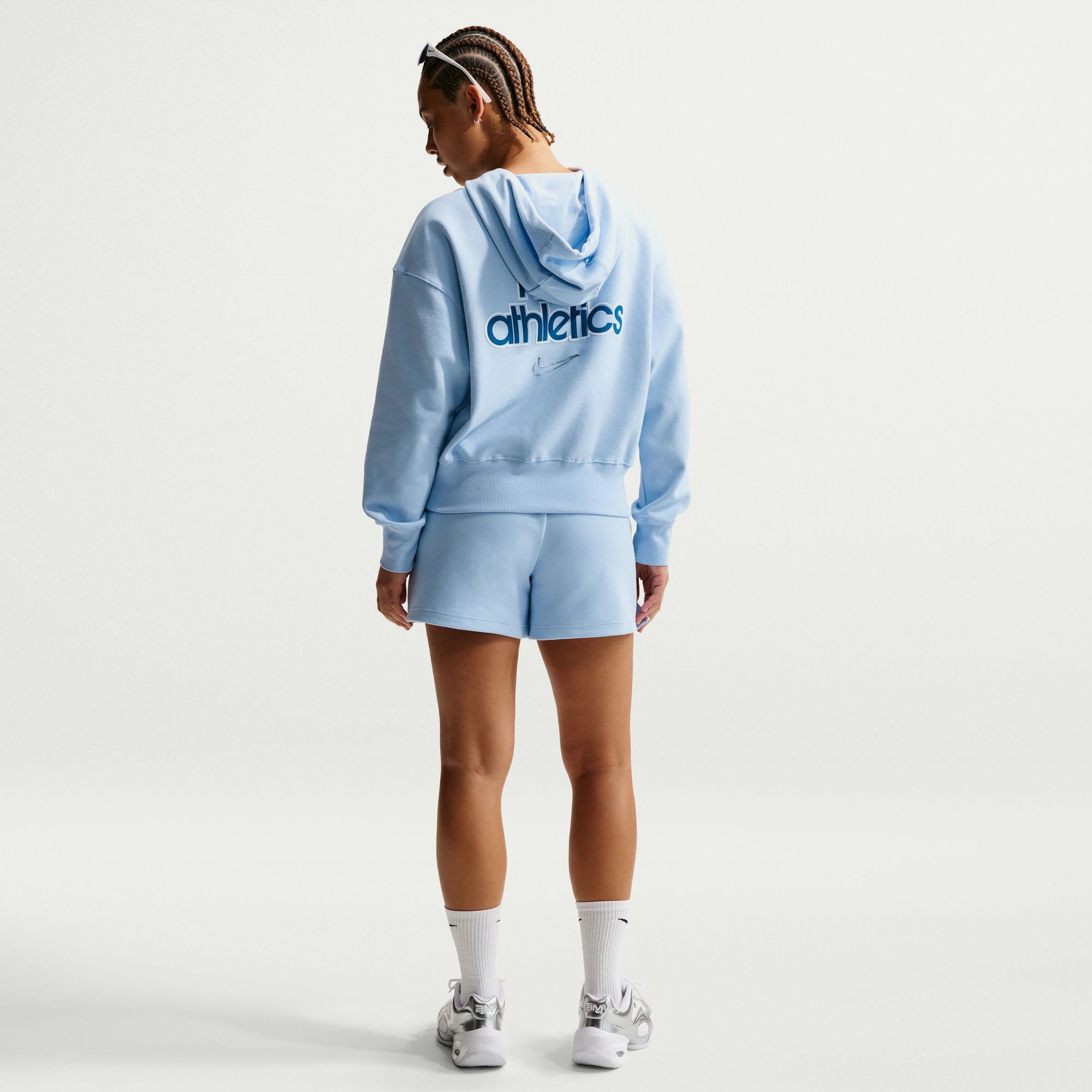 نايكي سبورتسوير image number 1