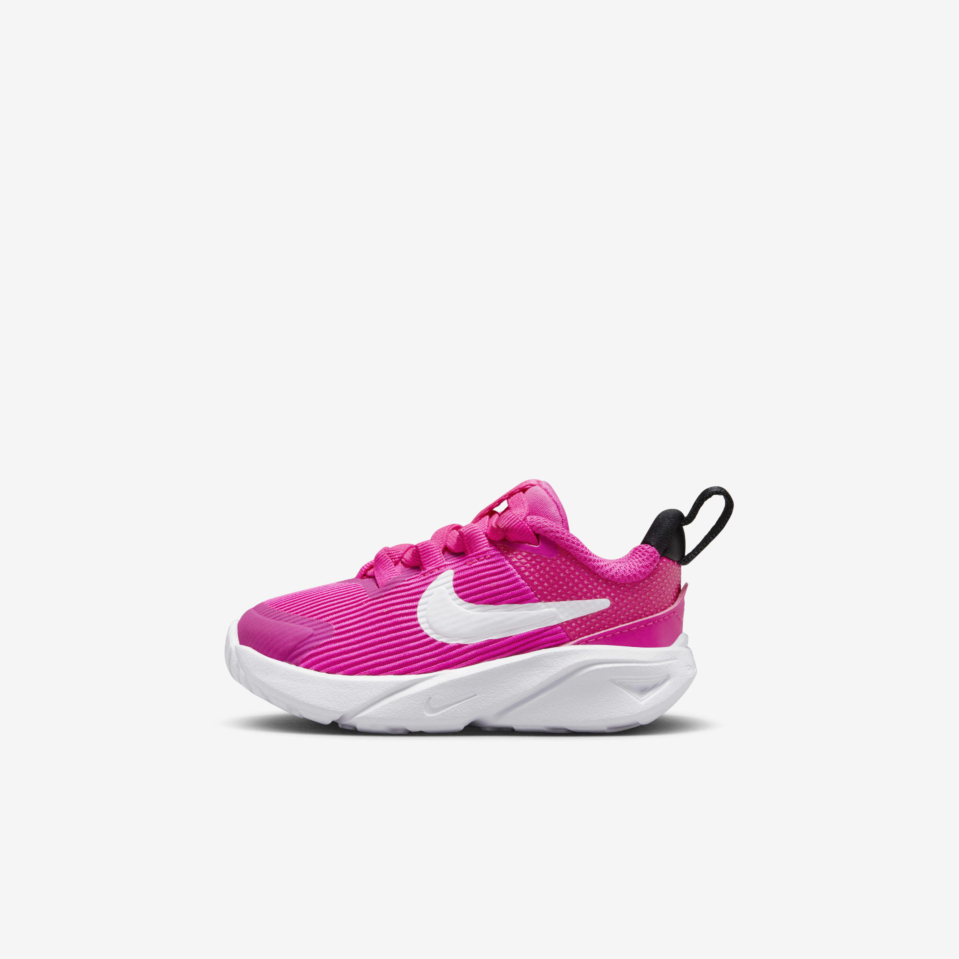 Little girl pink nike shoes deals