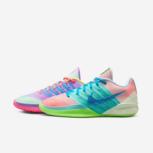 أحذية كرة السلة-نايكي, سابرينا 3 "وات ذا؟", حذاء كرة السلة