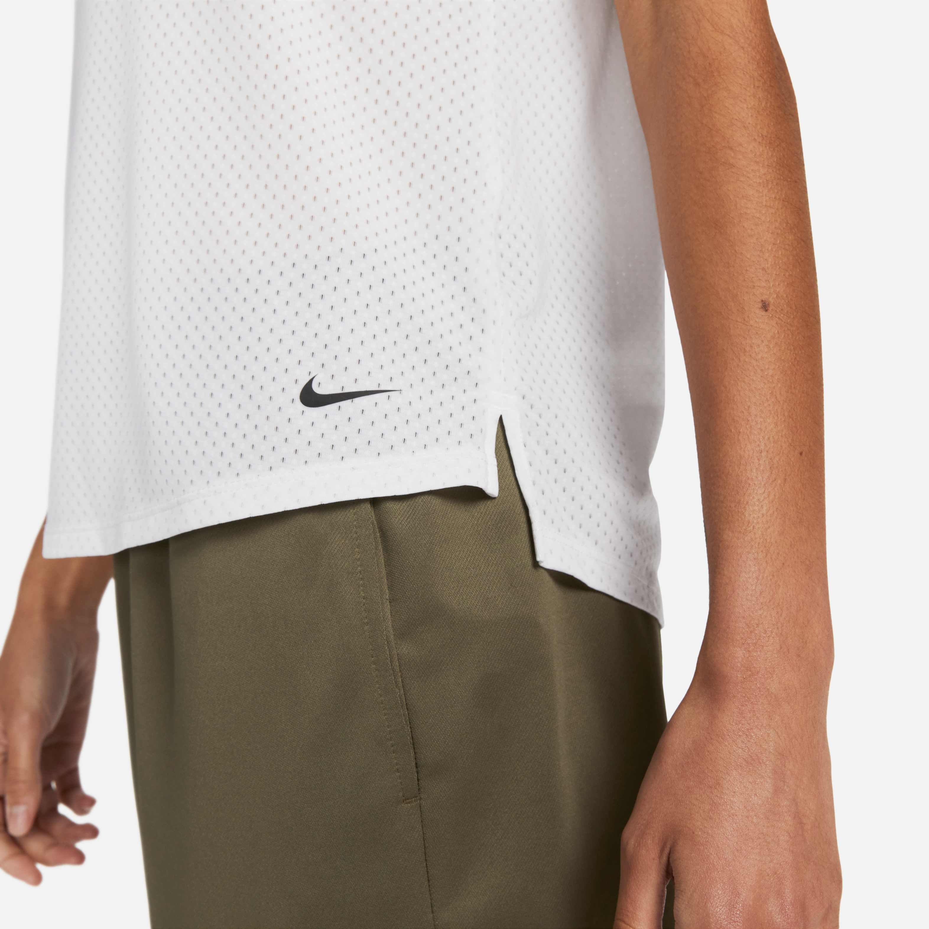 Nike Dri-FIT One Breathe image number 3
