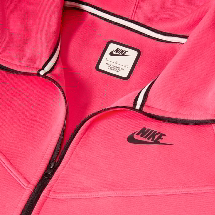 نايكي سبورتسوير تك فليس ويندرانر image number 3 نايكي سبورتسوير تك فليس ويندرانر image number 3