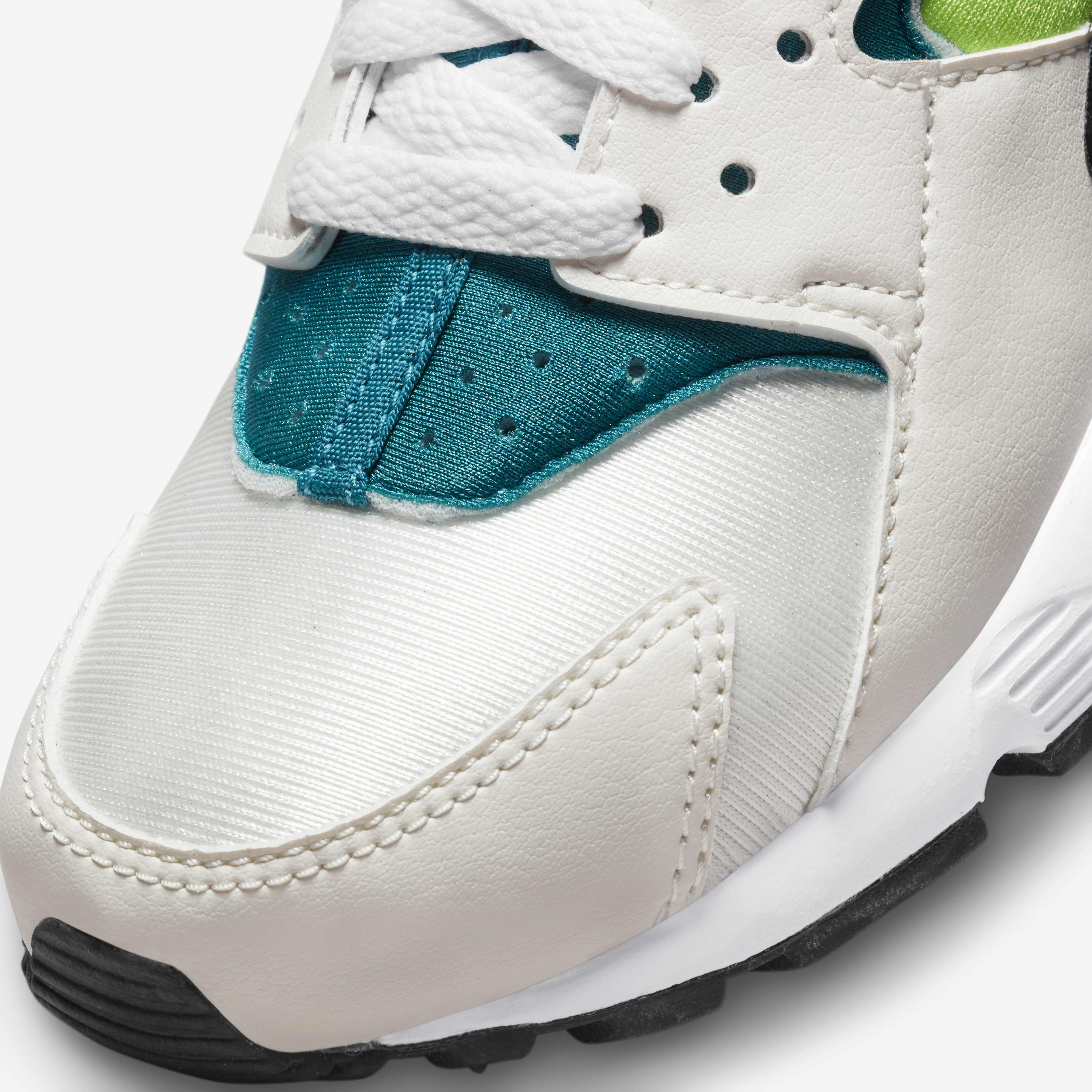 Nike Huarache Run image number 6