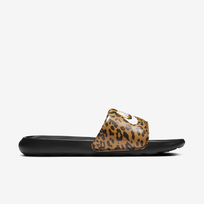 Nike Victori One image number 3 Nike Victori One image number 3
