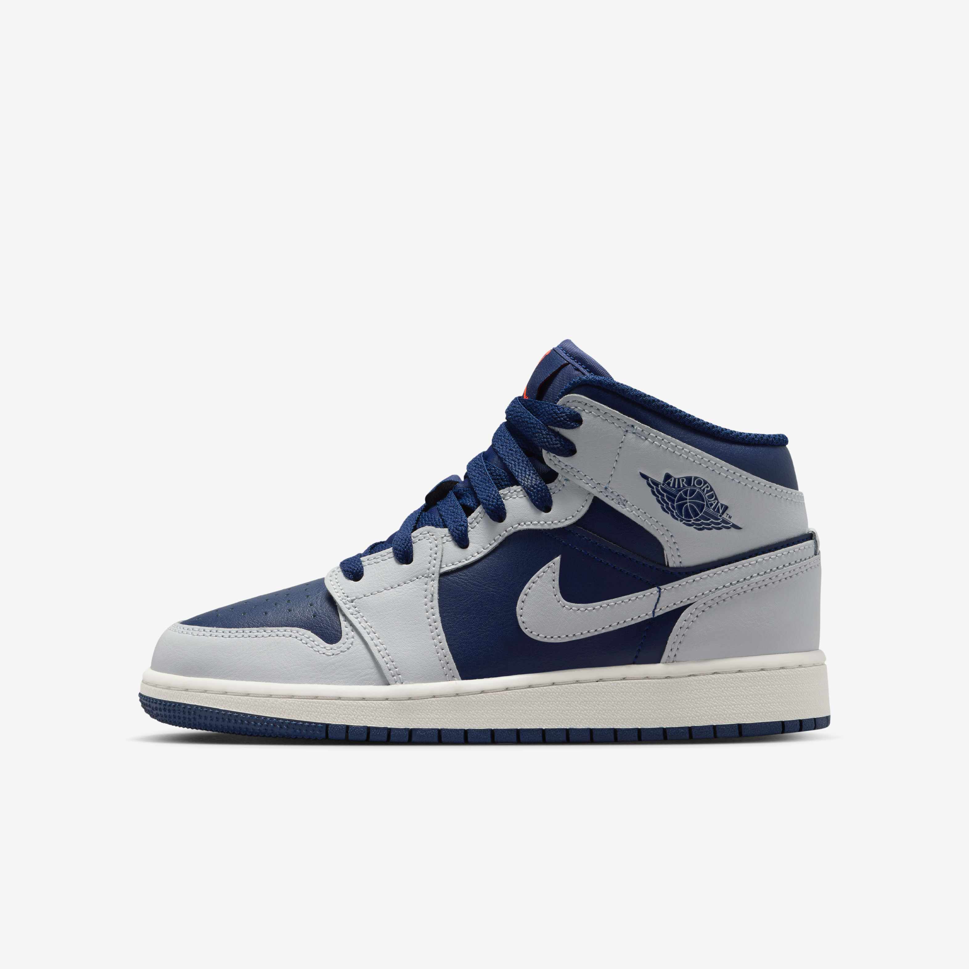 Air Jordan 1 Mid image number 0