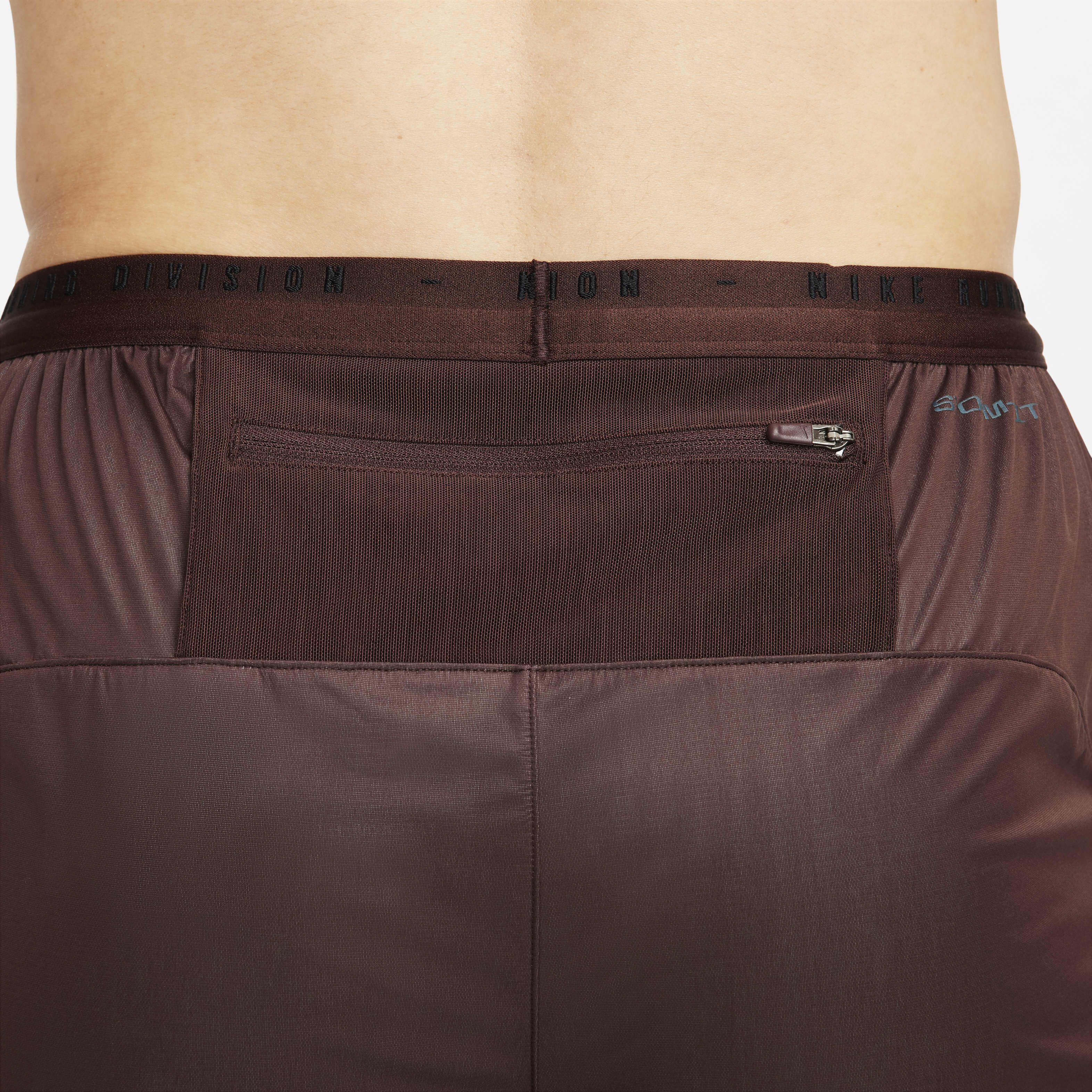 Nike Running Division Phenom image number 3