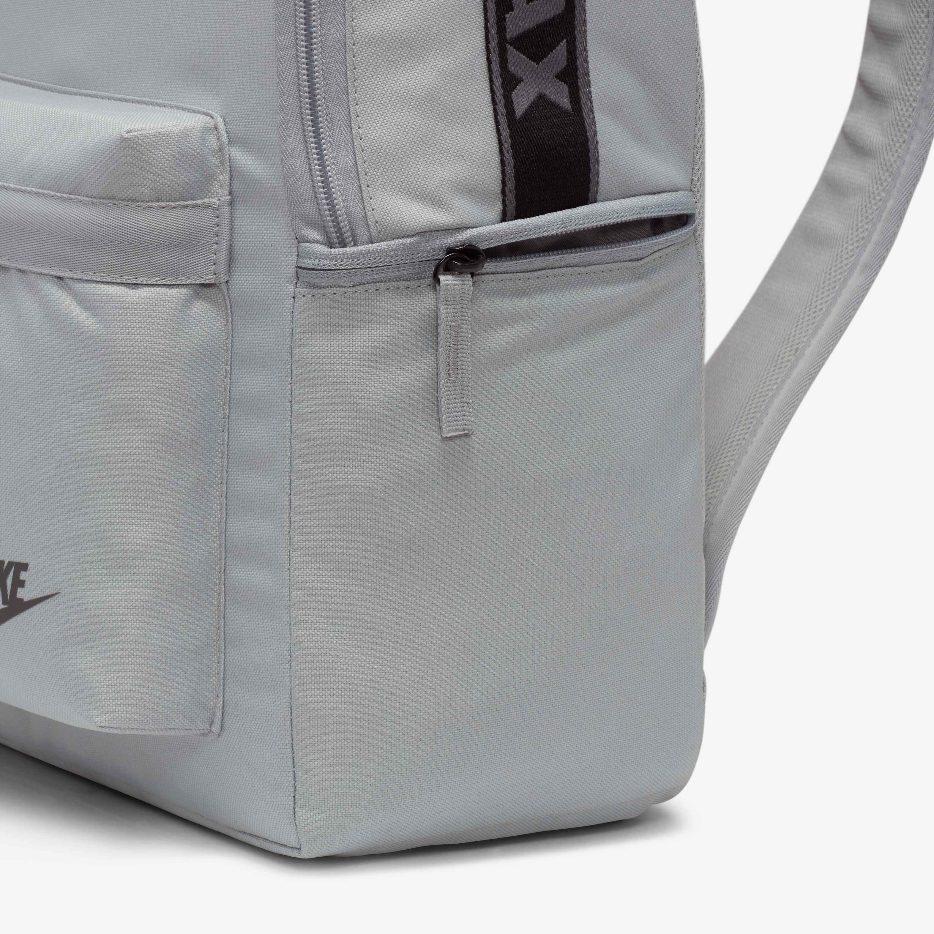 Nike Heritage image number 6