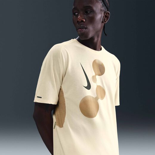 بلايز وتيشرتات رجالية-نايكي, نايكي تريل سولار تشيس, تيشيرت دراي-فت ADV بأكمام قصيرة للرجال