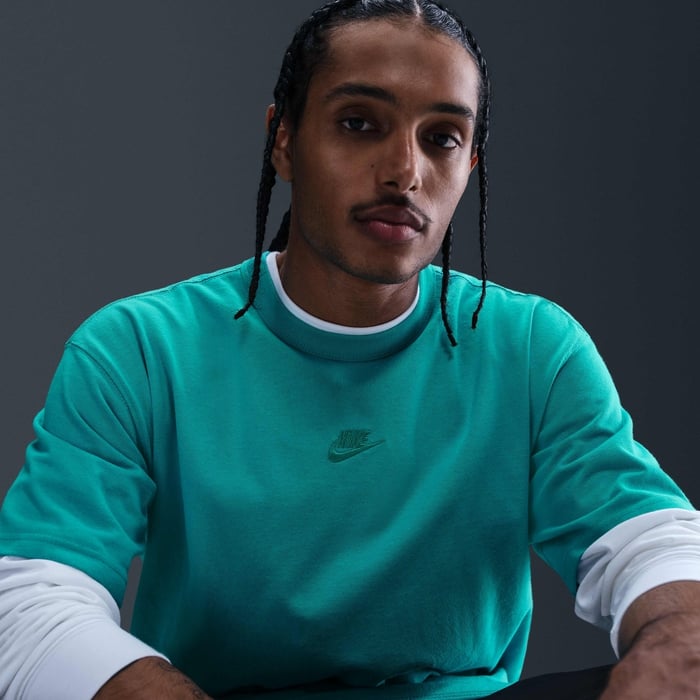 Nike Sportswear Premium Essentials image number 2 Nike Sportswear Premium Essentials image number 2