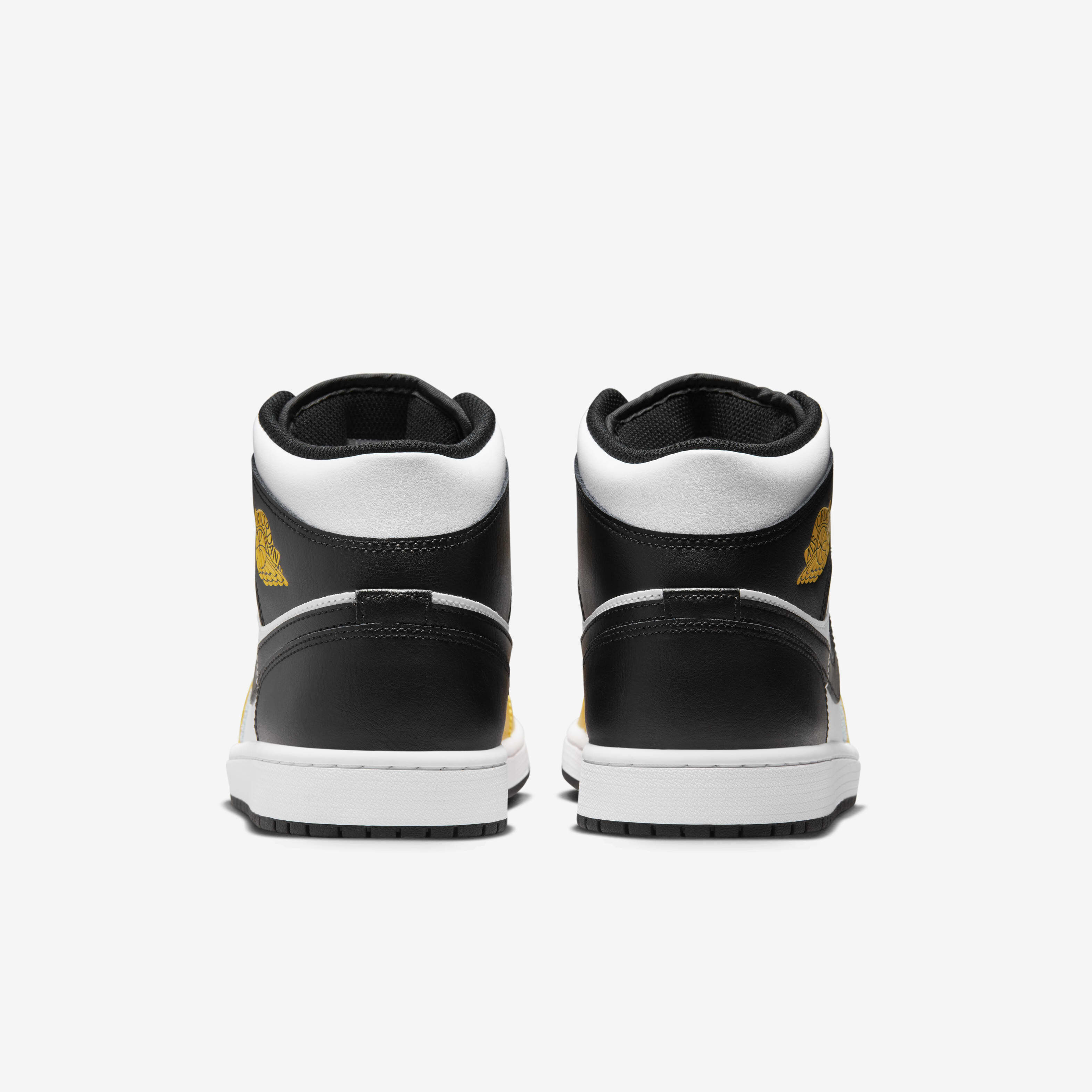 Buy Air Jordan 1 Mid Men s Shoes Nike UAE Official