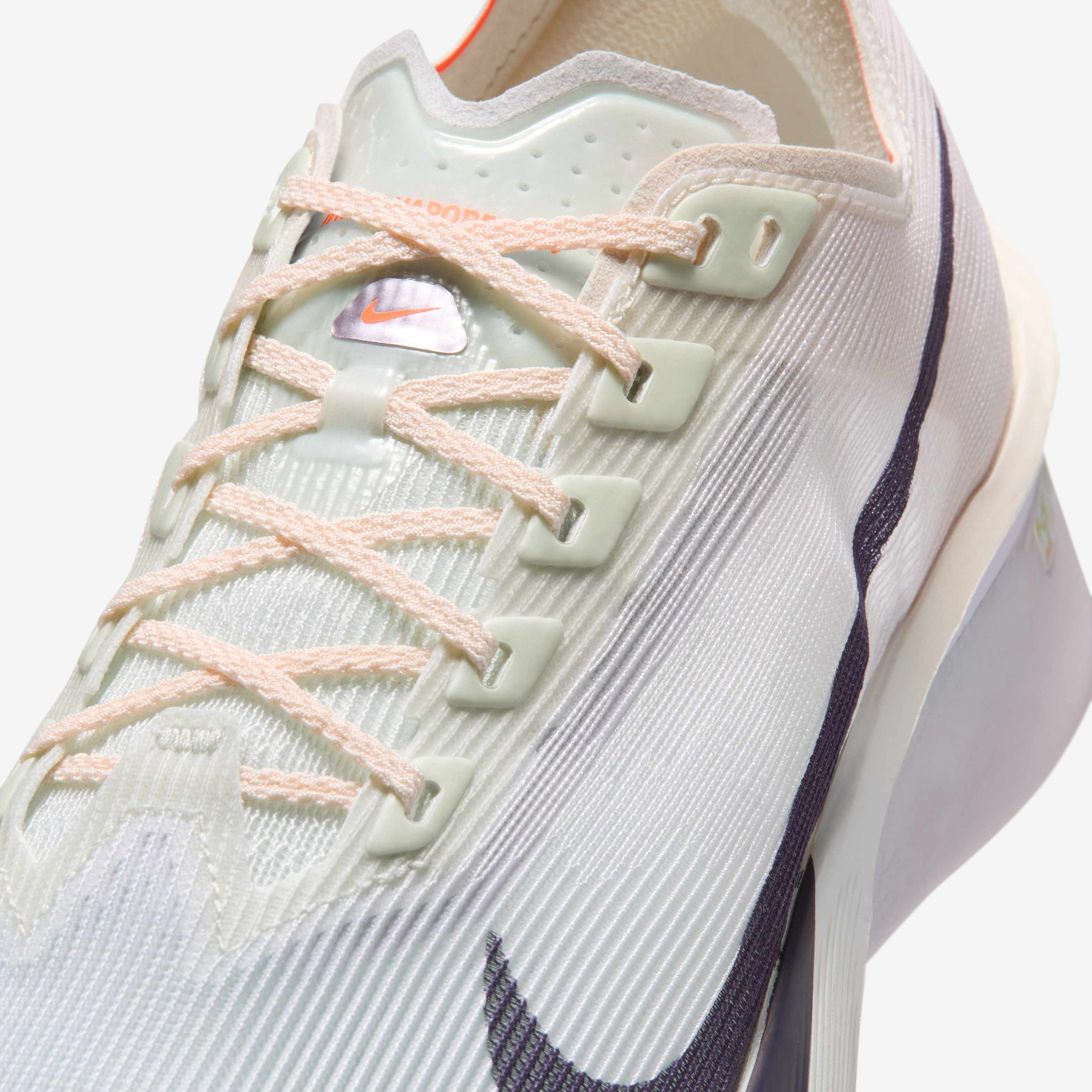 Nike Vaporfly 4 image number 16