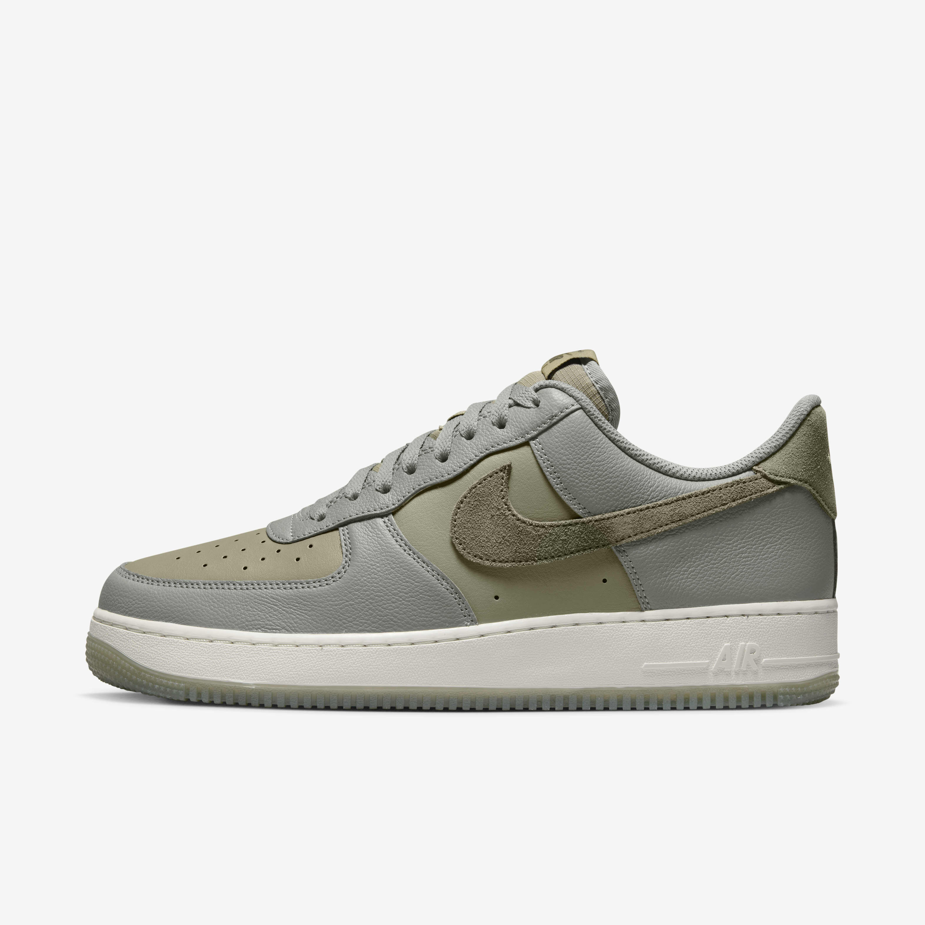 Nike Air Force 1 '07 LV8 image number 0