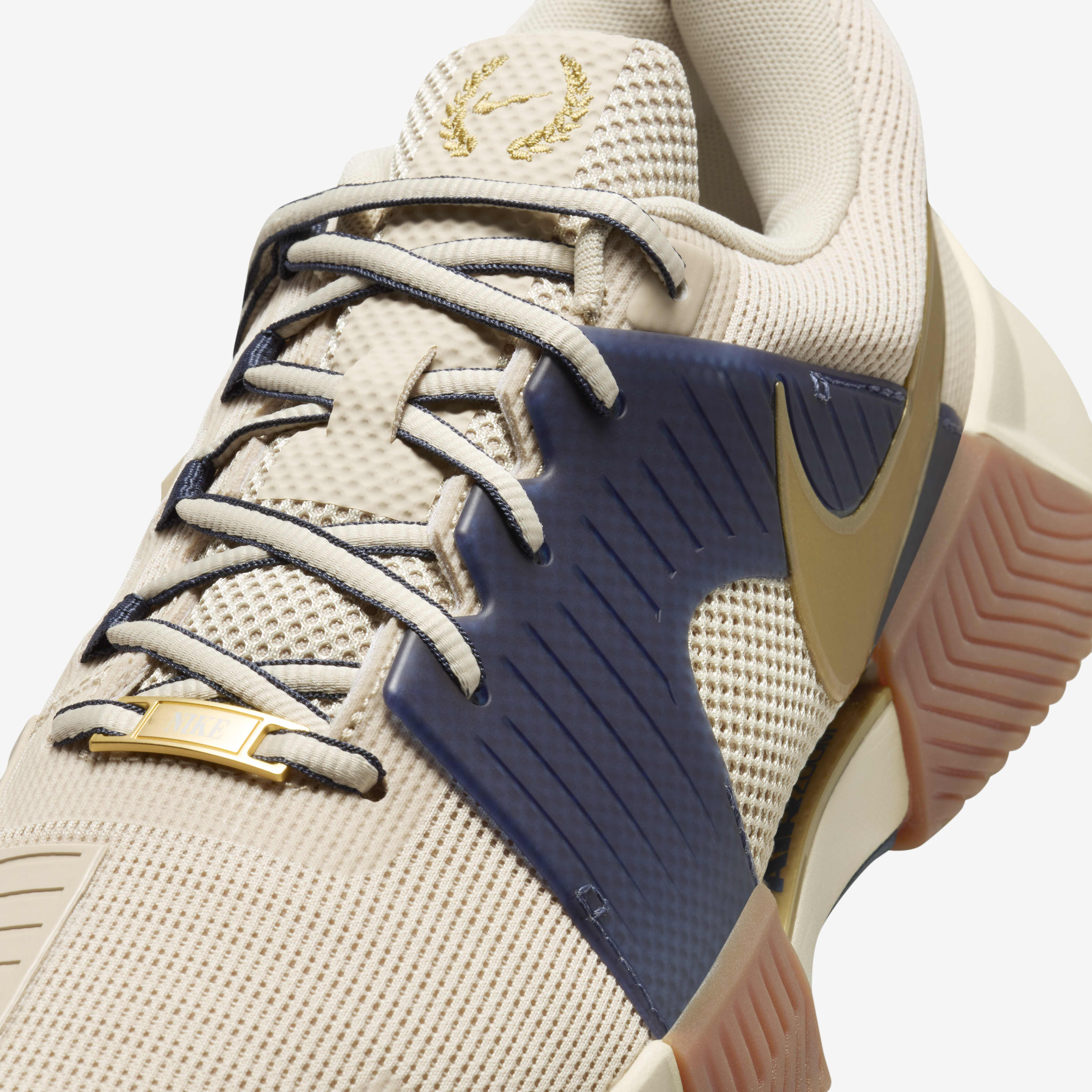 Nike next challenge top