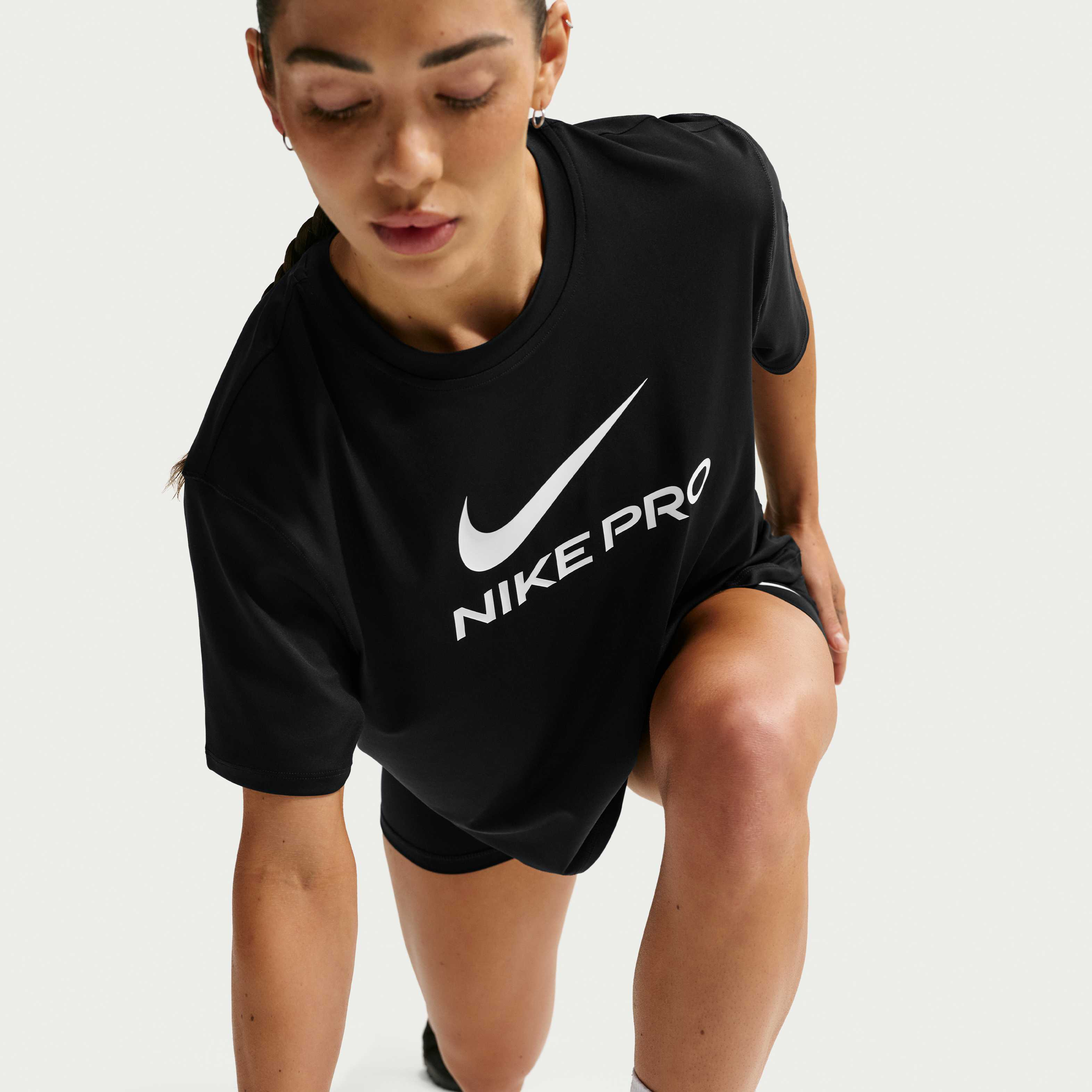 Nike Pro image number 2