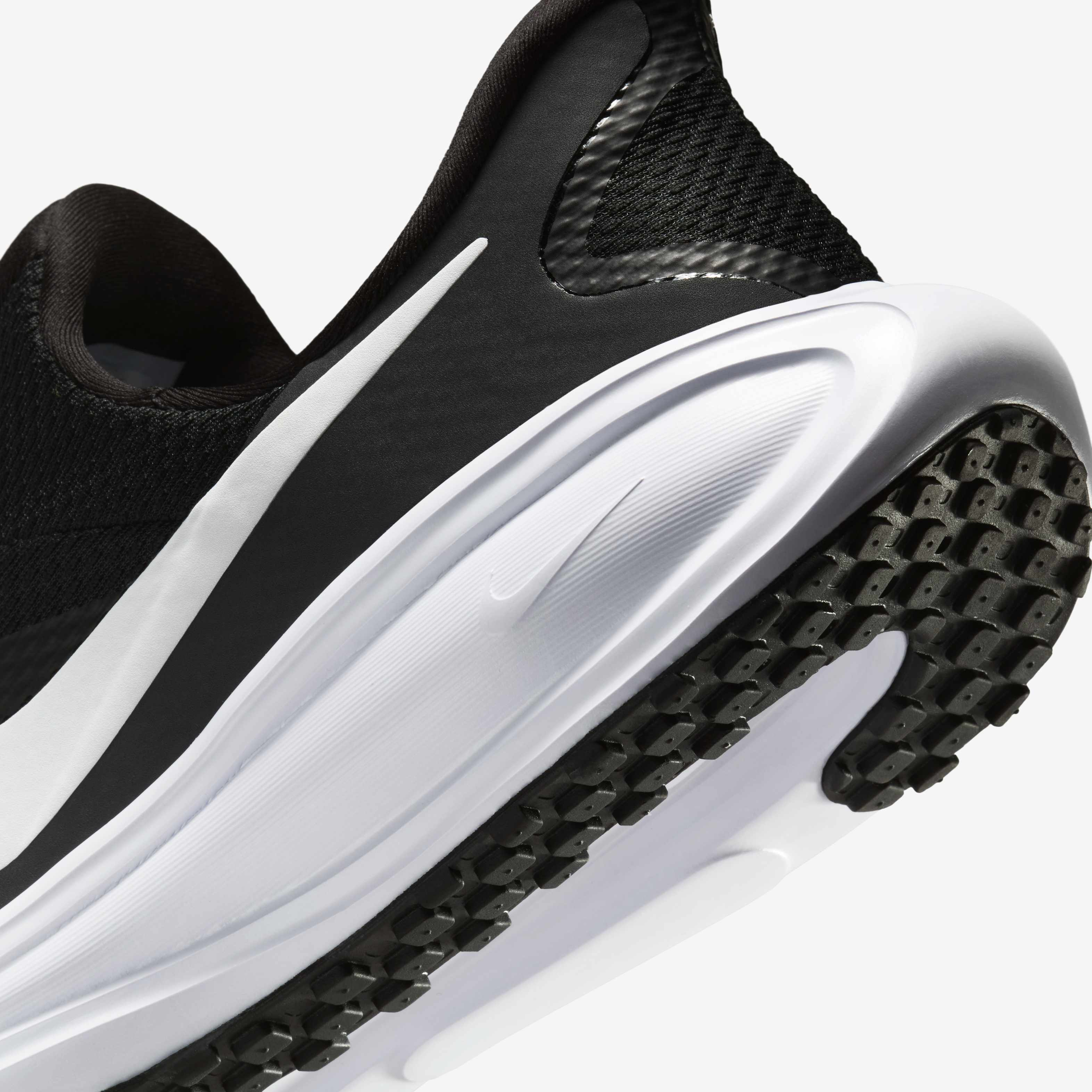 نايكي ريفلوشن 8 ايزي اون image number 7