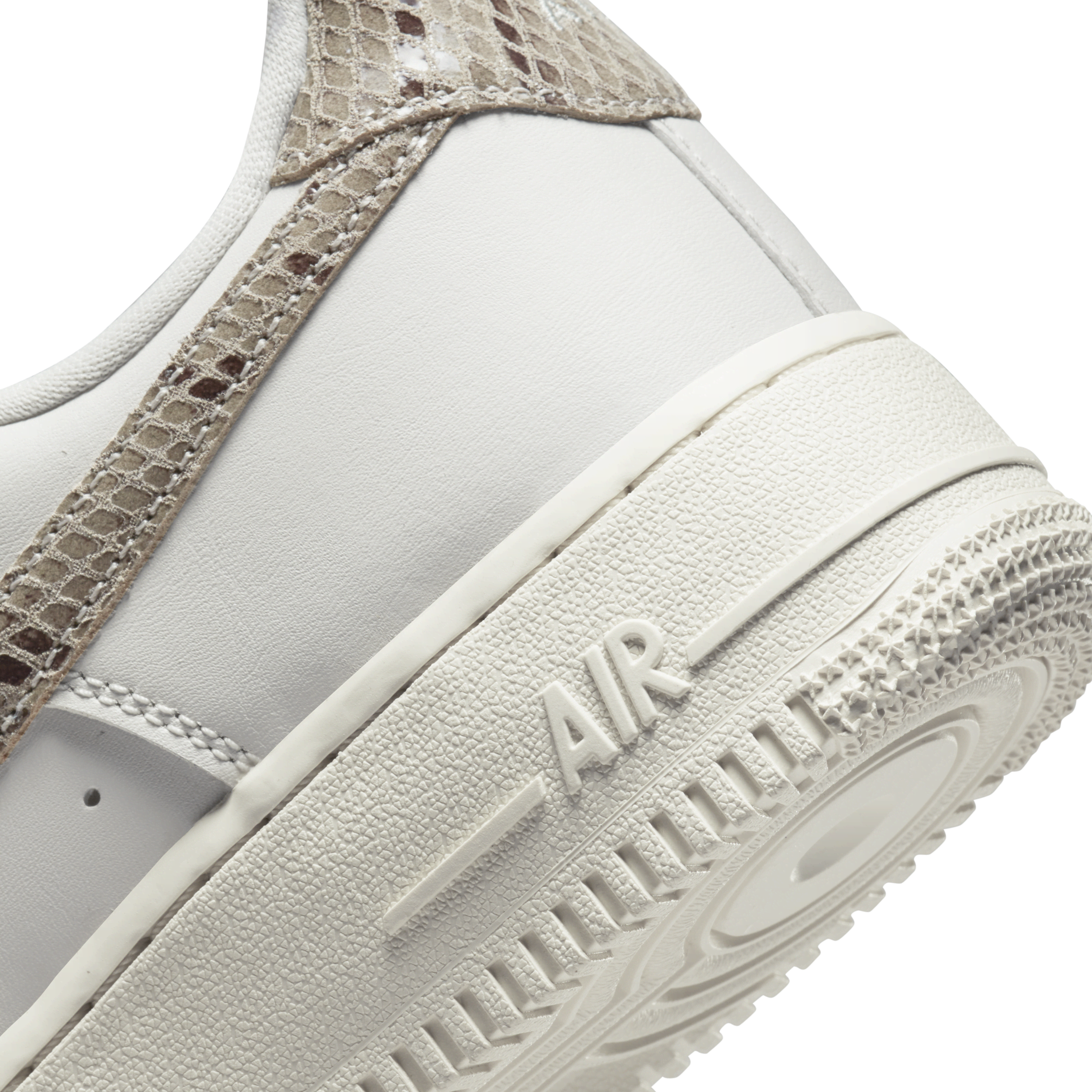 nike air force 1 07 silver glitter