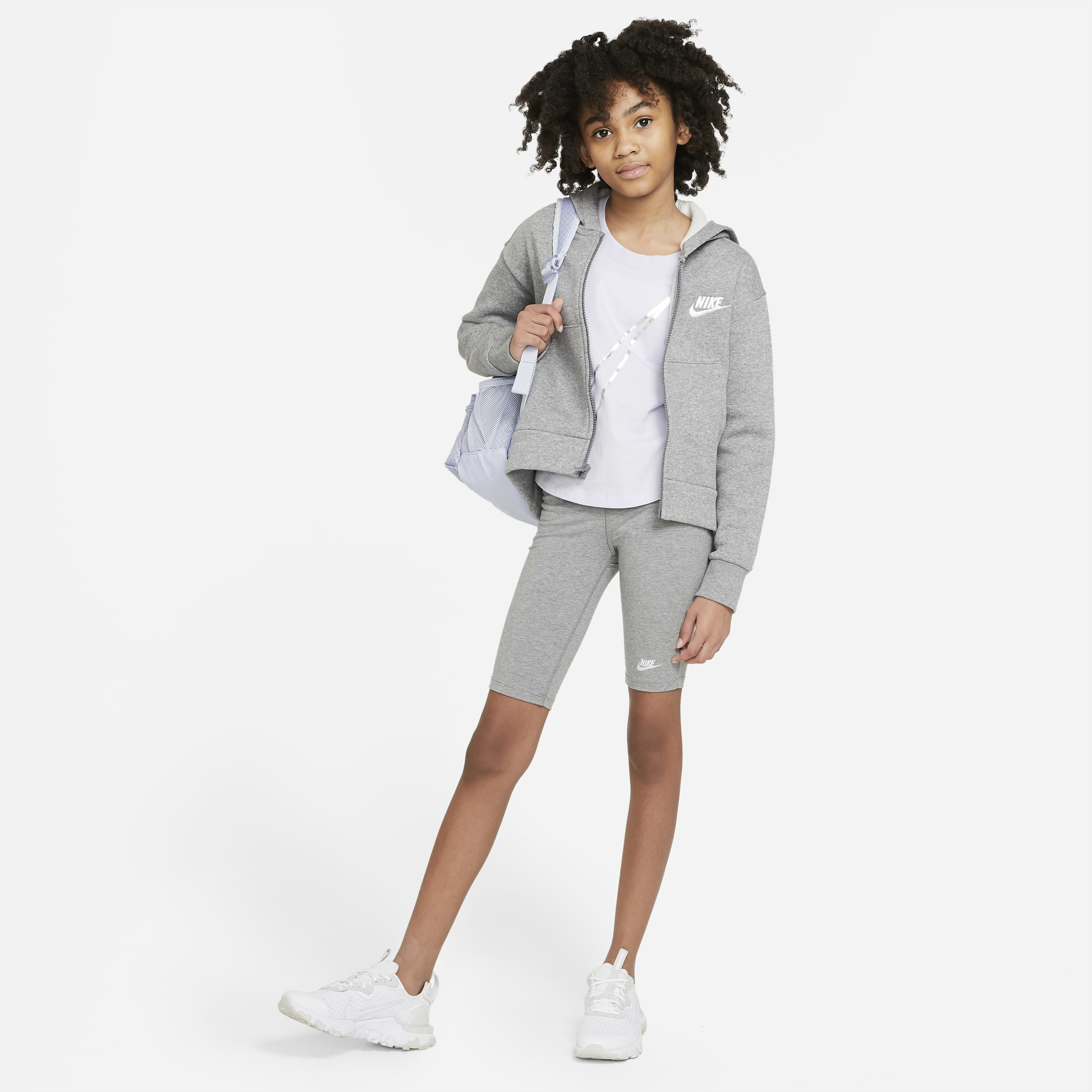 نايكي سبورتسوير كلوب فليس image number 5