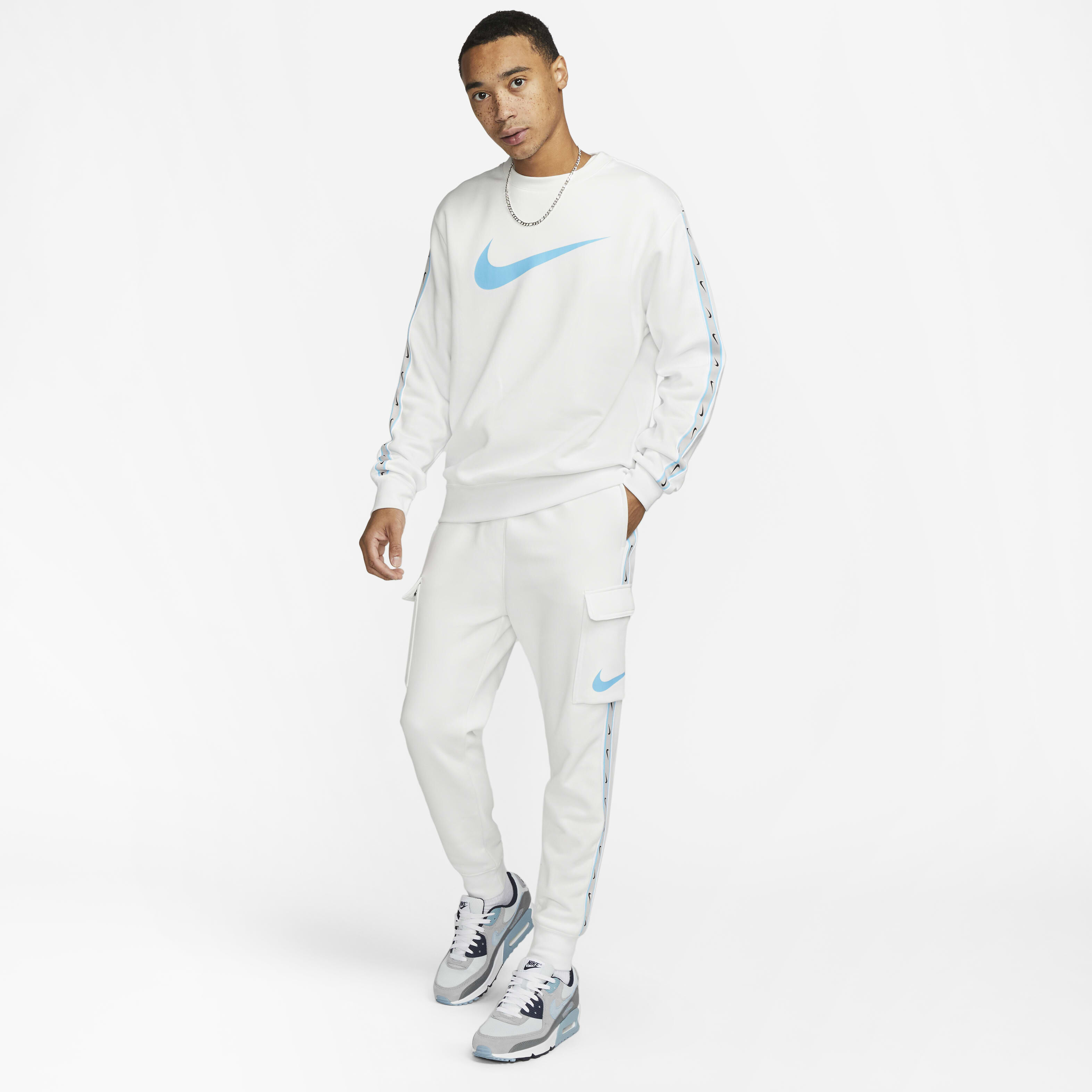 Nike Sportswear Repeat image number 4