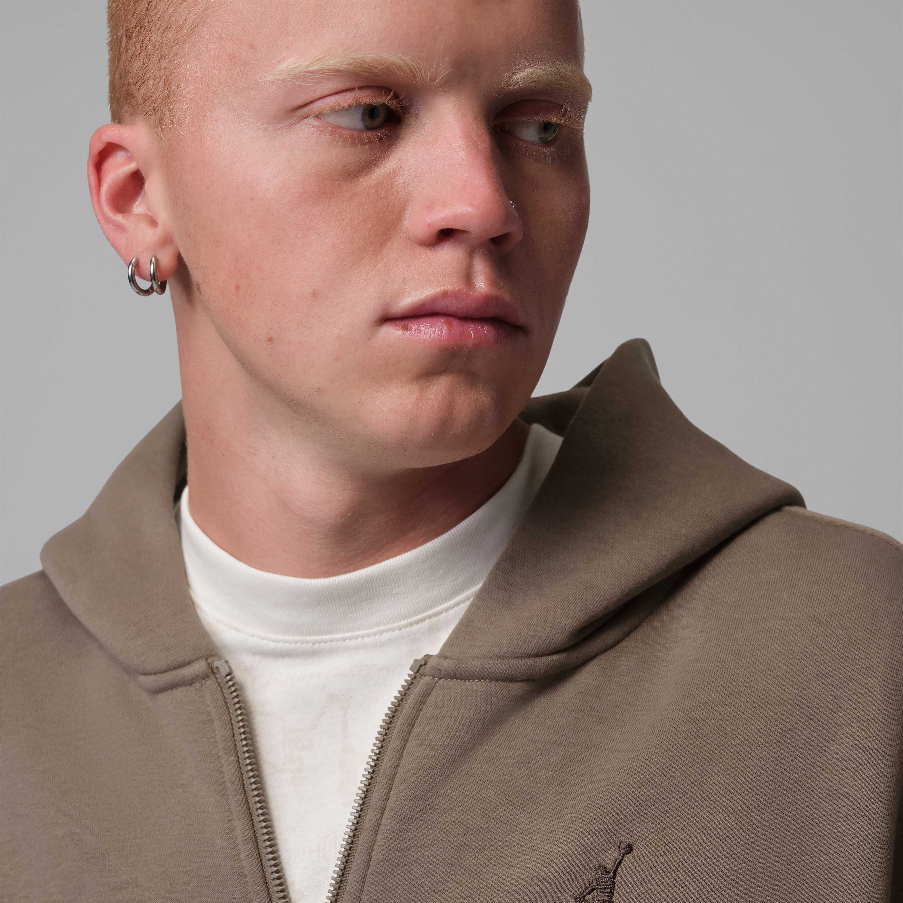 Jordan Brooklyn image number 2