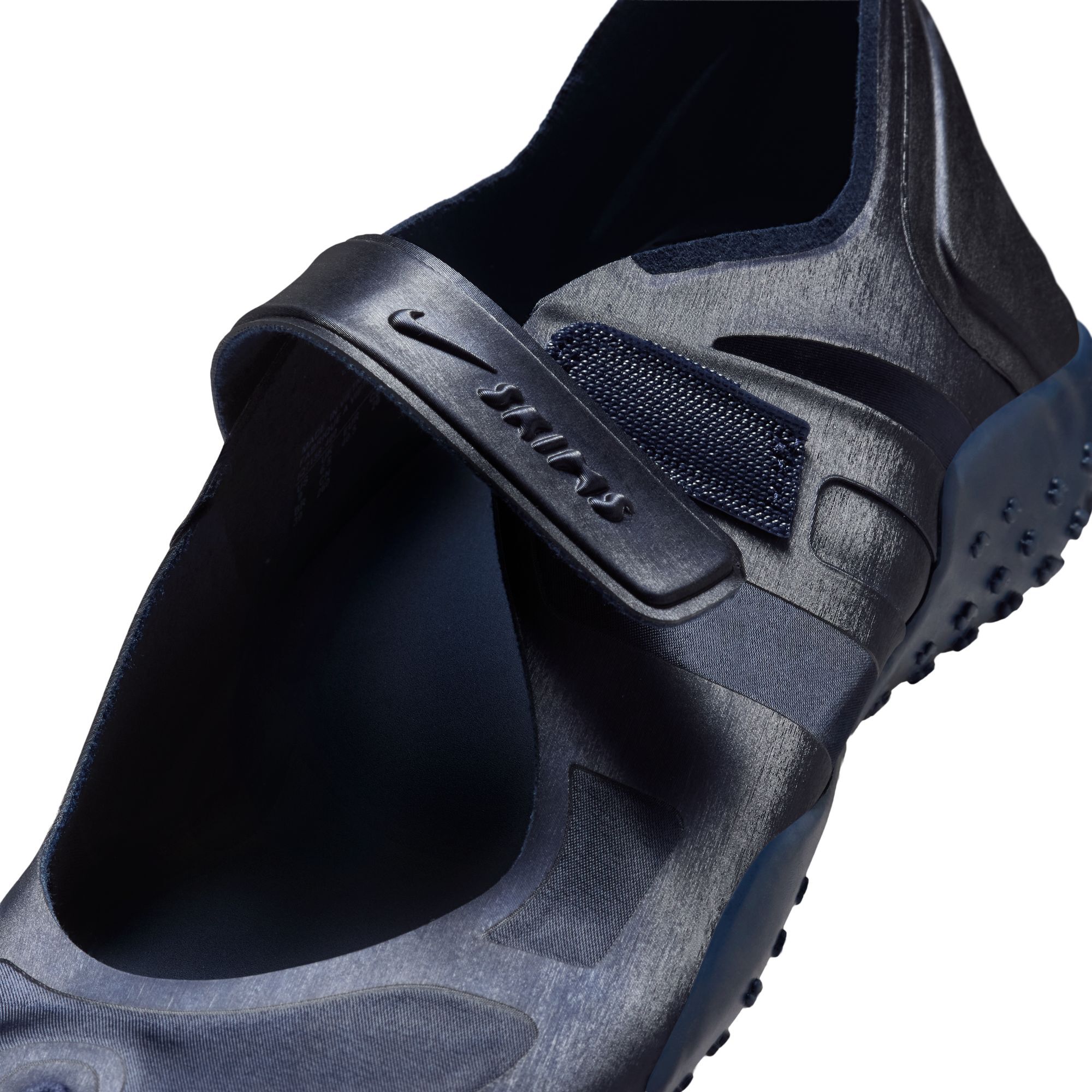 NikeSKIMS ريفت ساتين image number 9