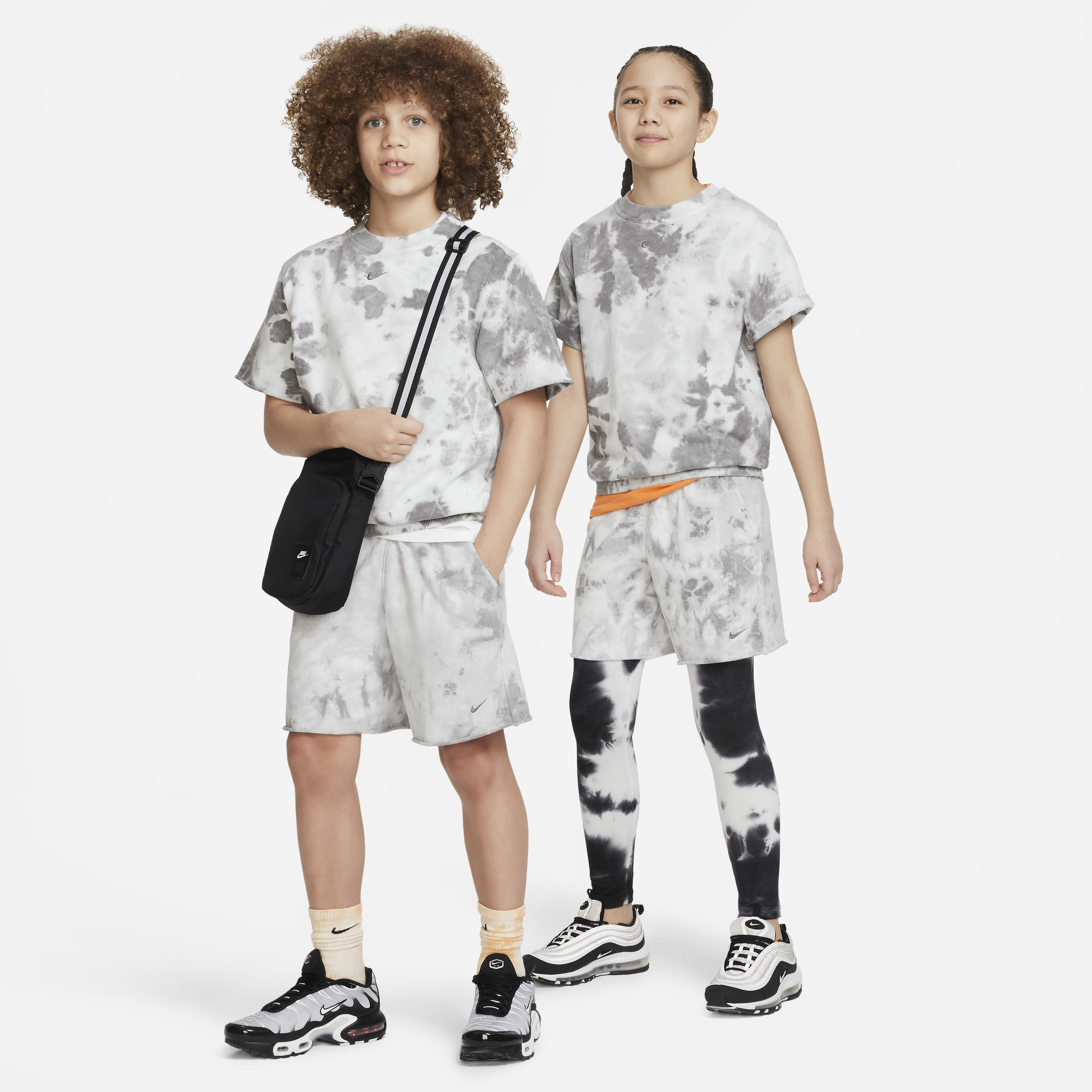 نايكي سبورتسوير كلوب فليس image number 3