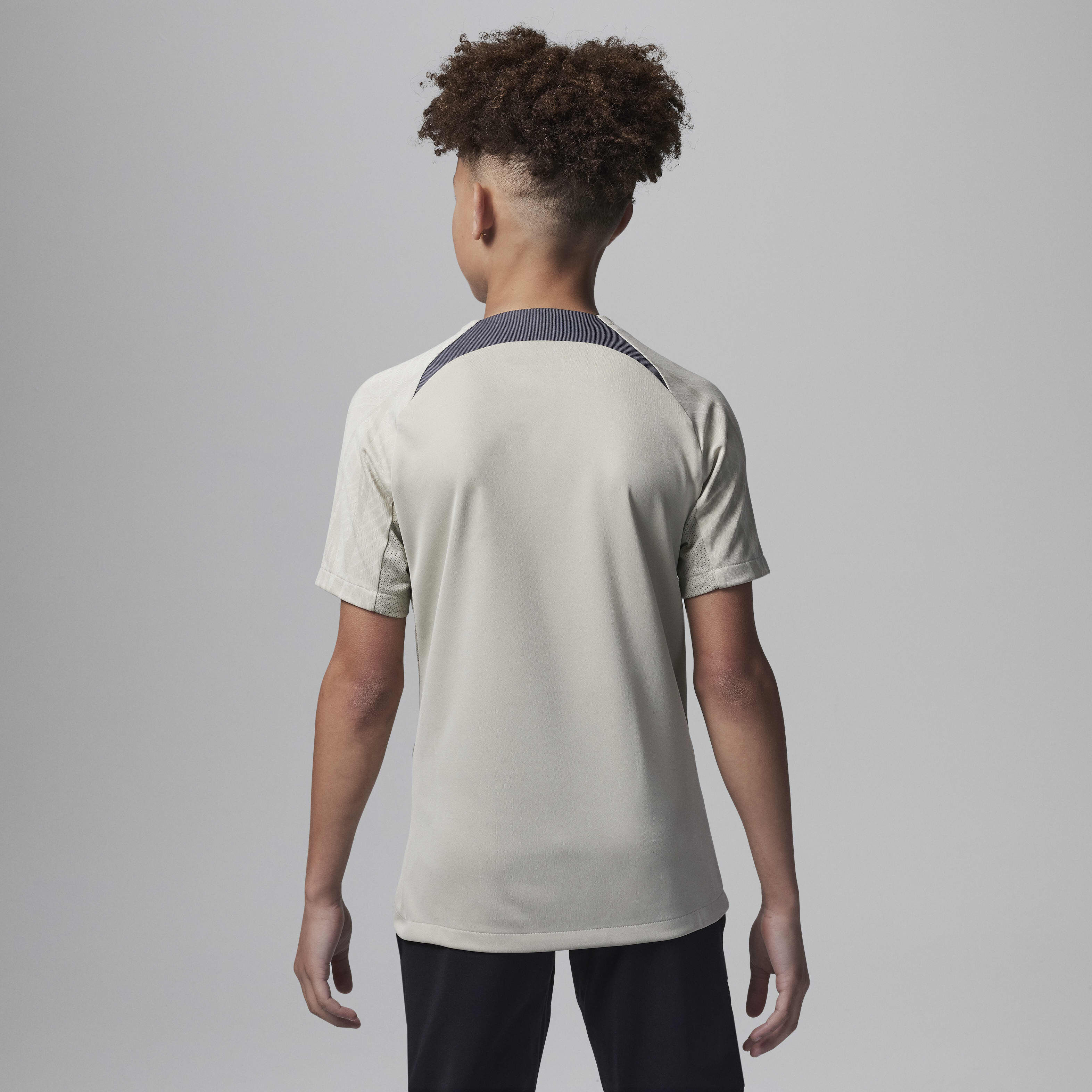 باريس سان جيرمان سترايك البديل image number 1