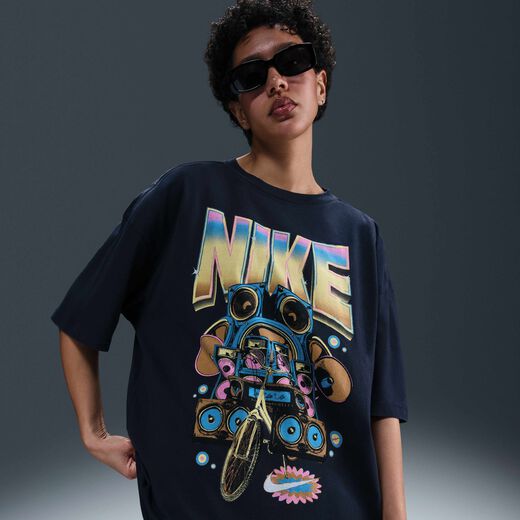 Womens-Nike, Nike Sportswear, Women's Oversized Short-Sleeve T-Shirt