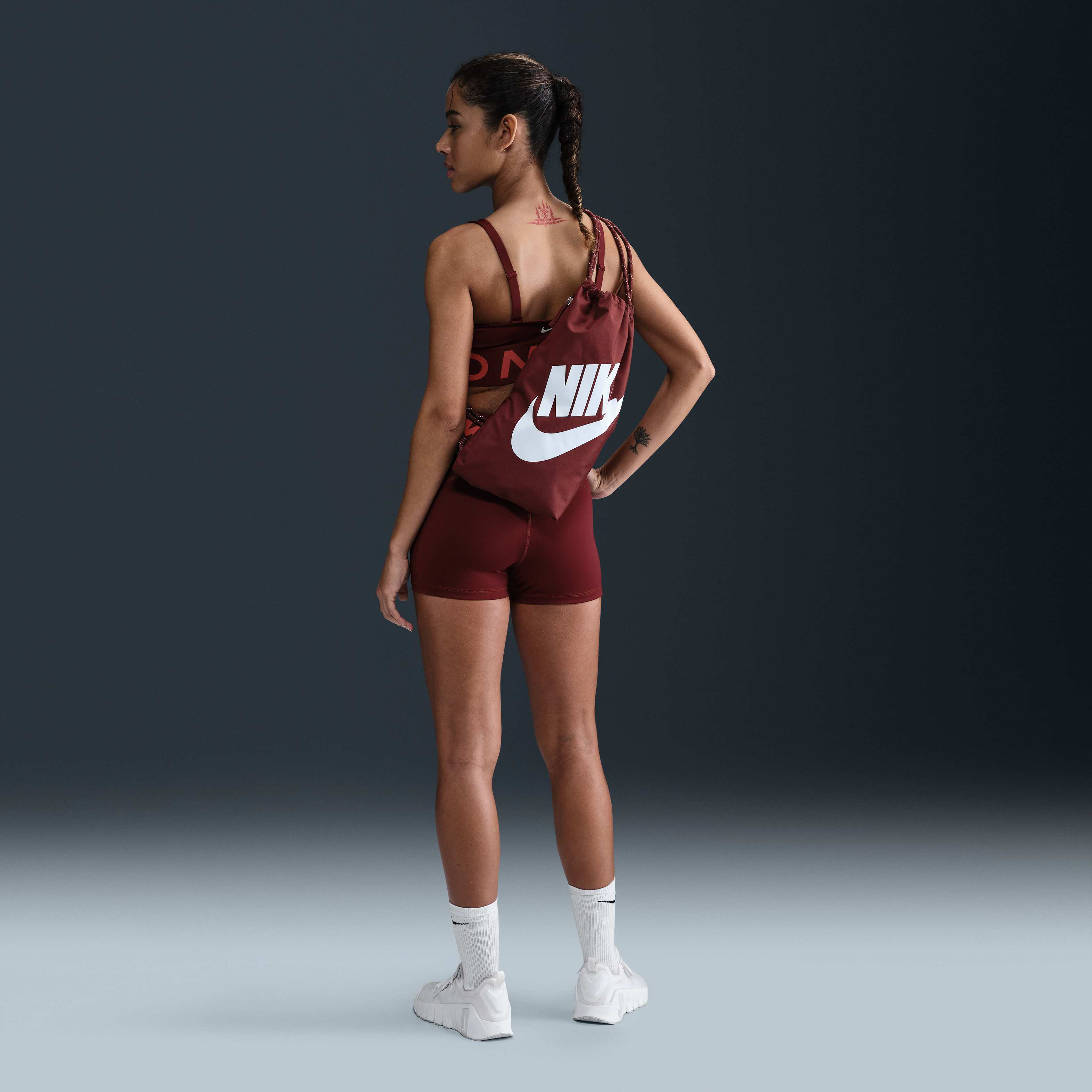 Nike Pro Sculpt image number 3