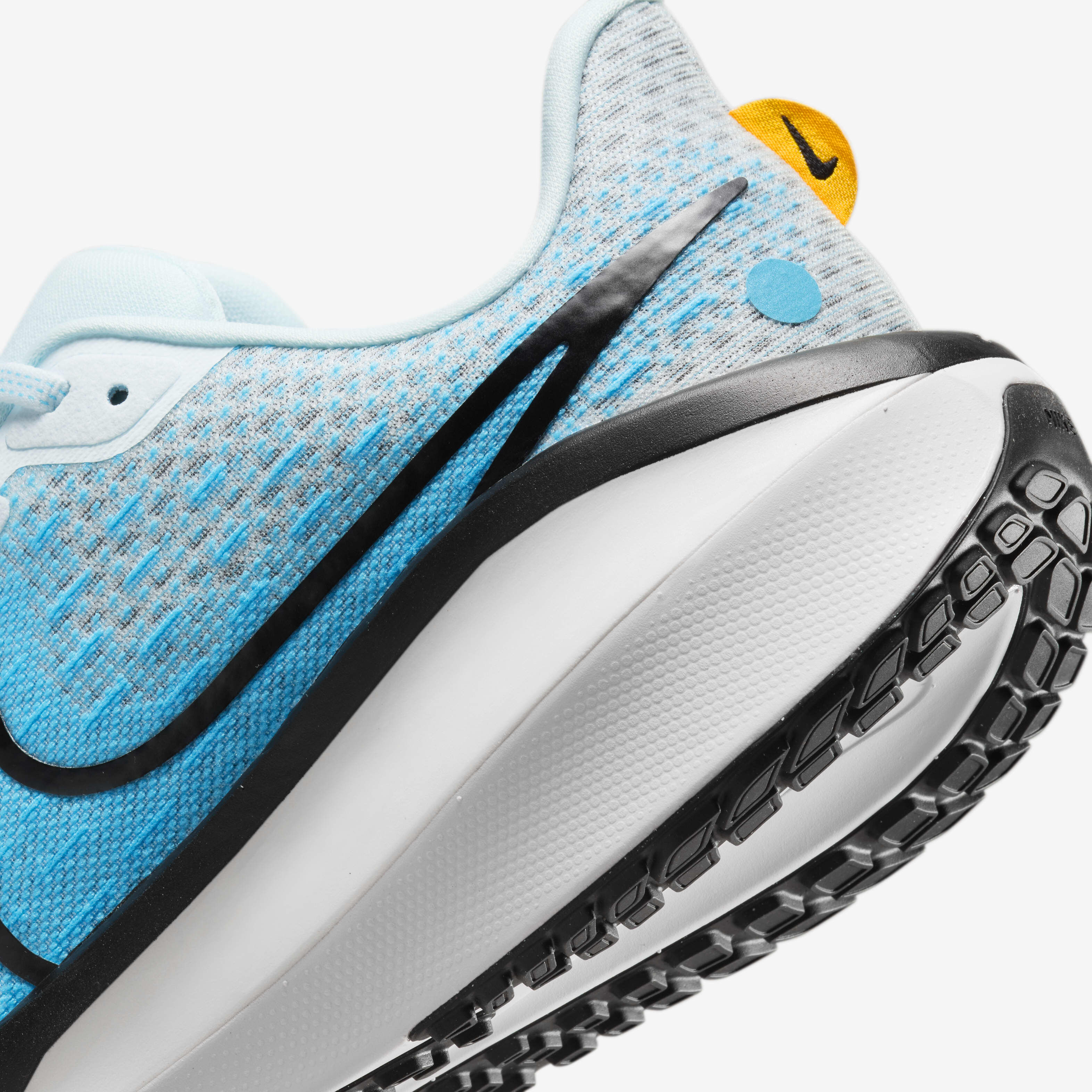 Nike Vomero 17 image number 7