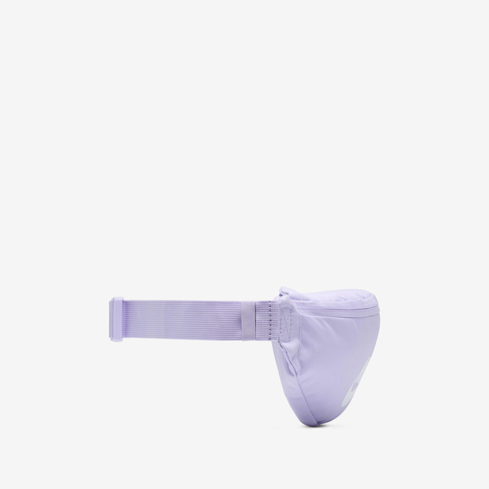نايكي هيرتج image number 2 نايكي هيرتج image number 2