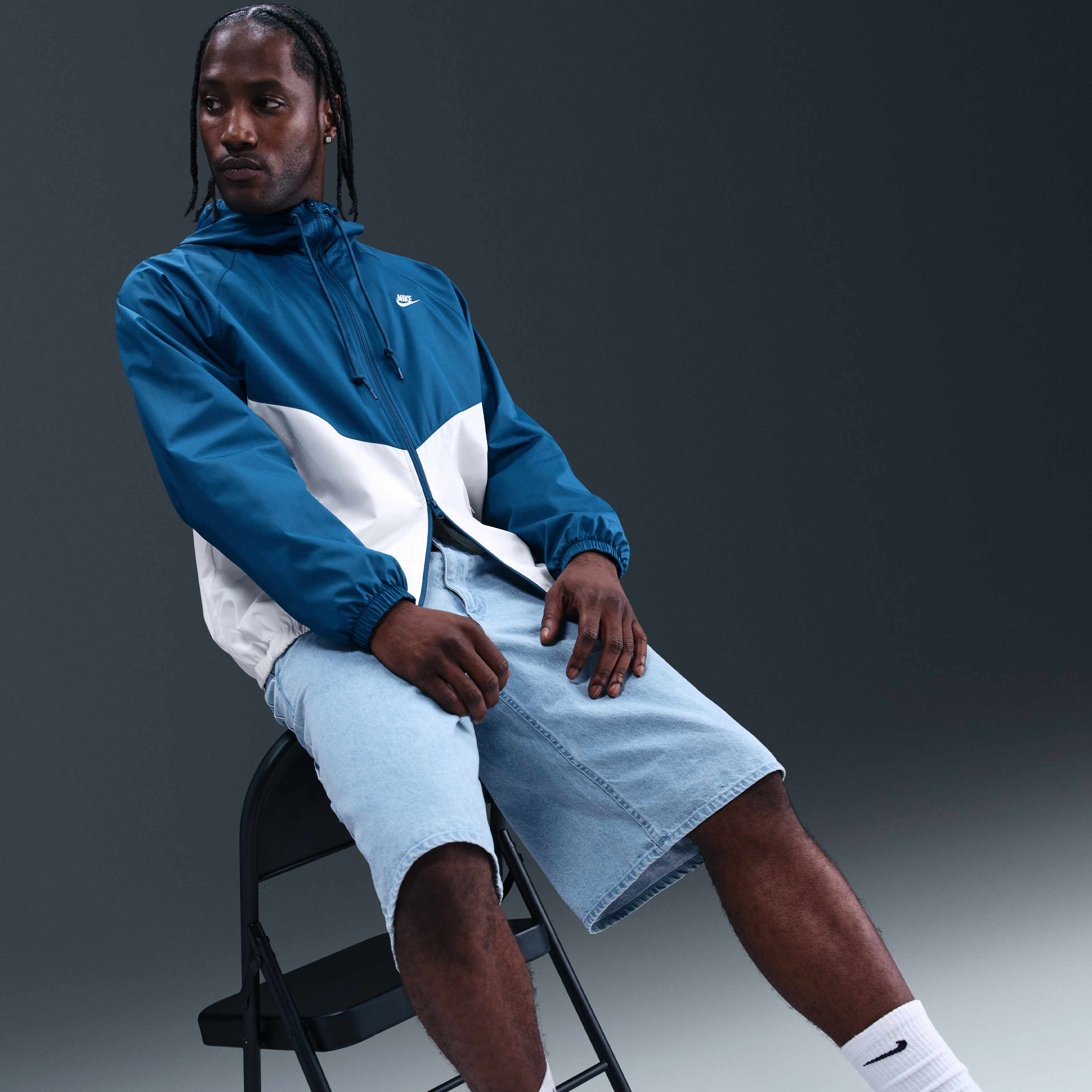 Nike Windrunner image number 2