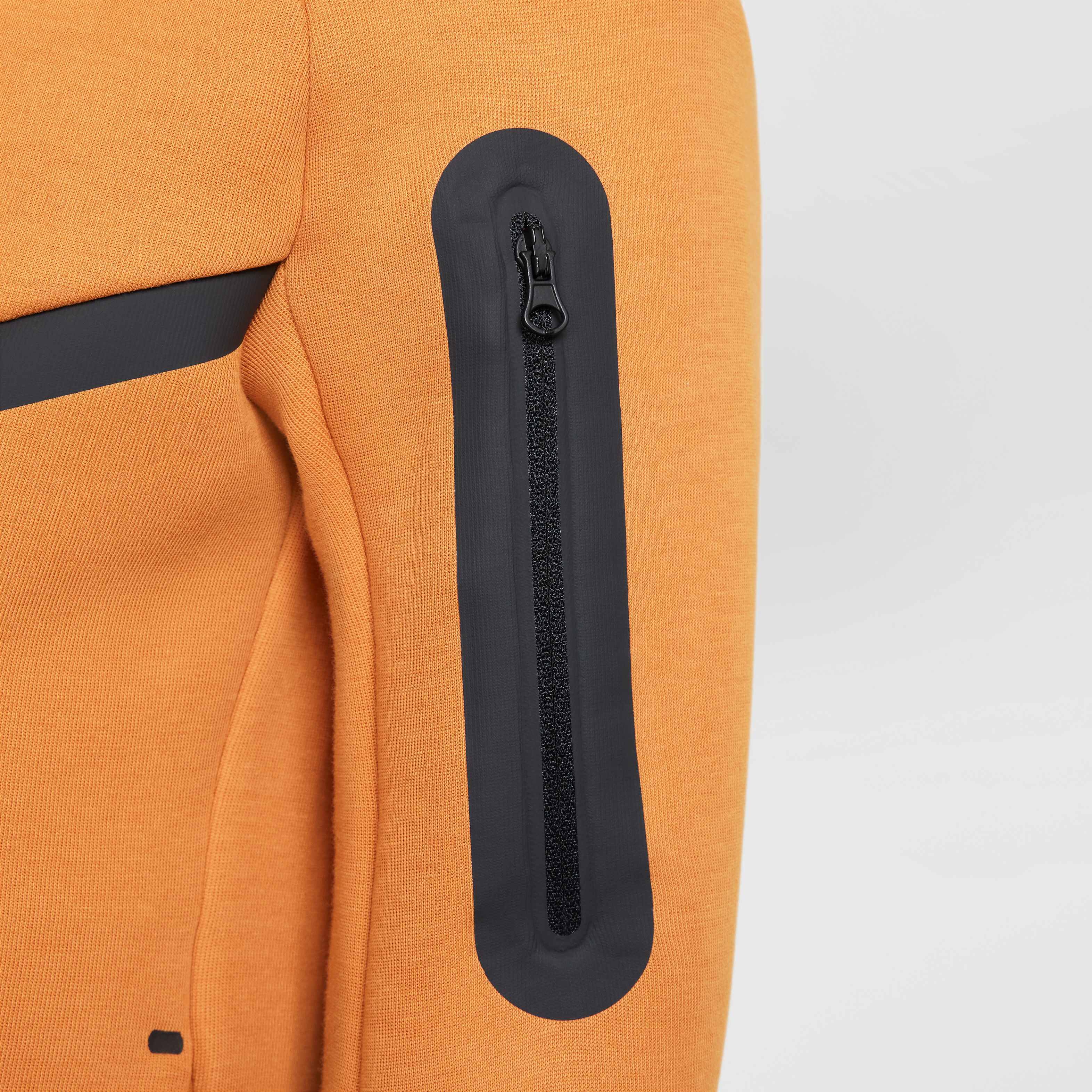 Nike Sportswear Tech Fleece image number 4