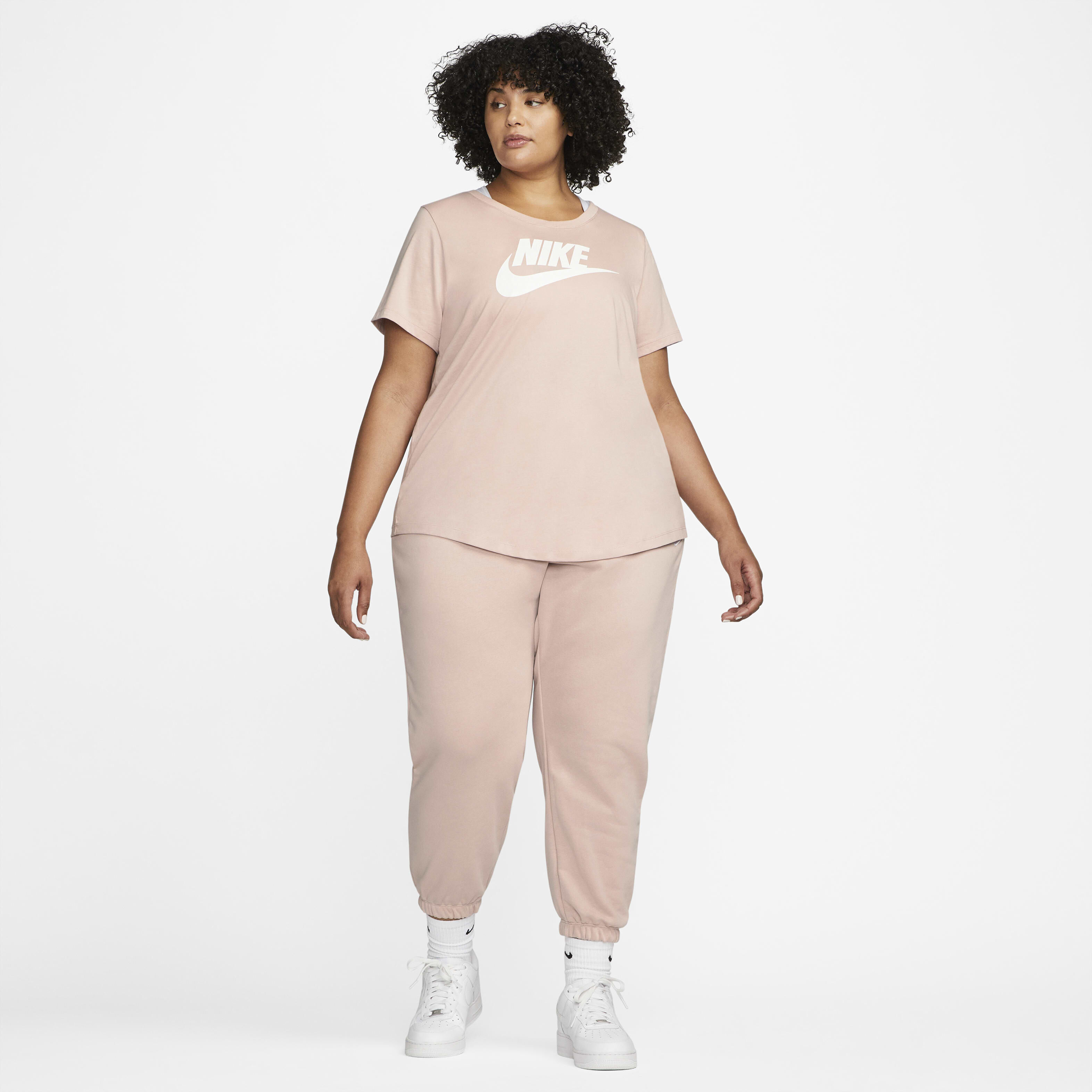 نايكي سبورتسوير ايسنشال image number 3