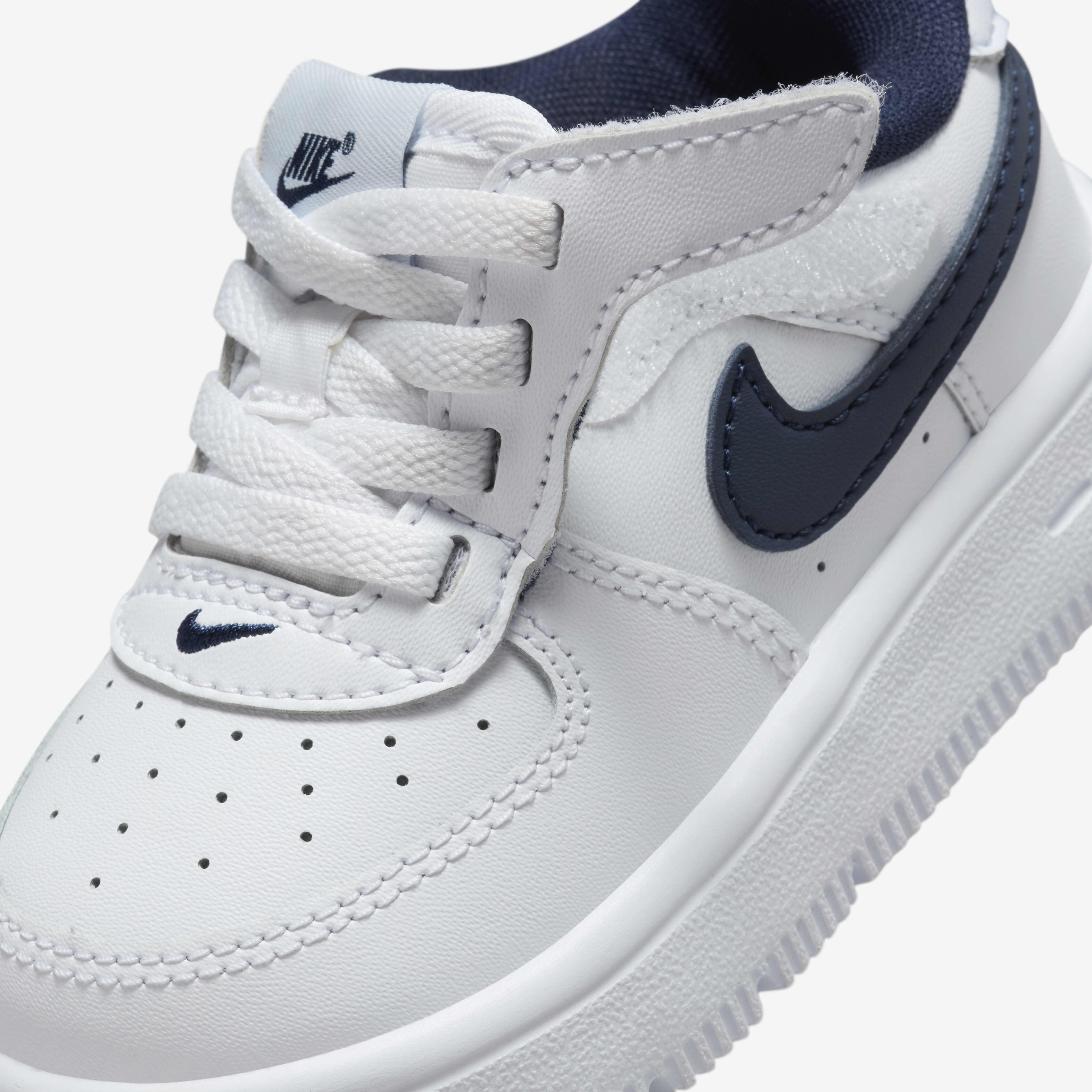 Nike Force 1 Low EasyOn image number 6