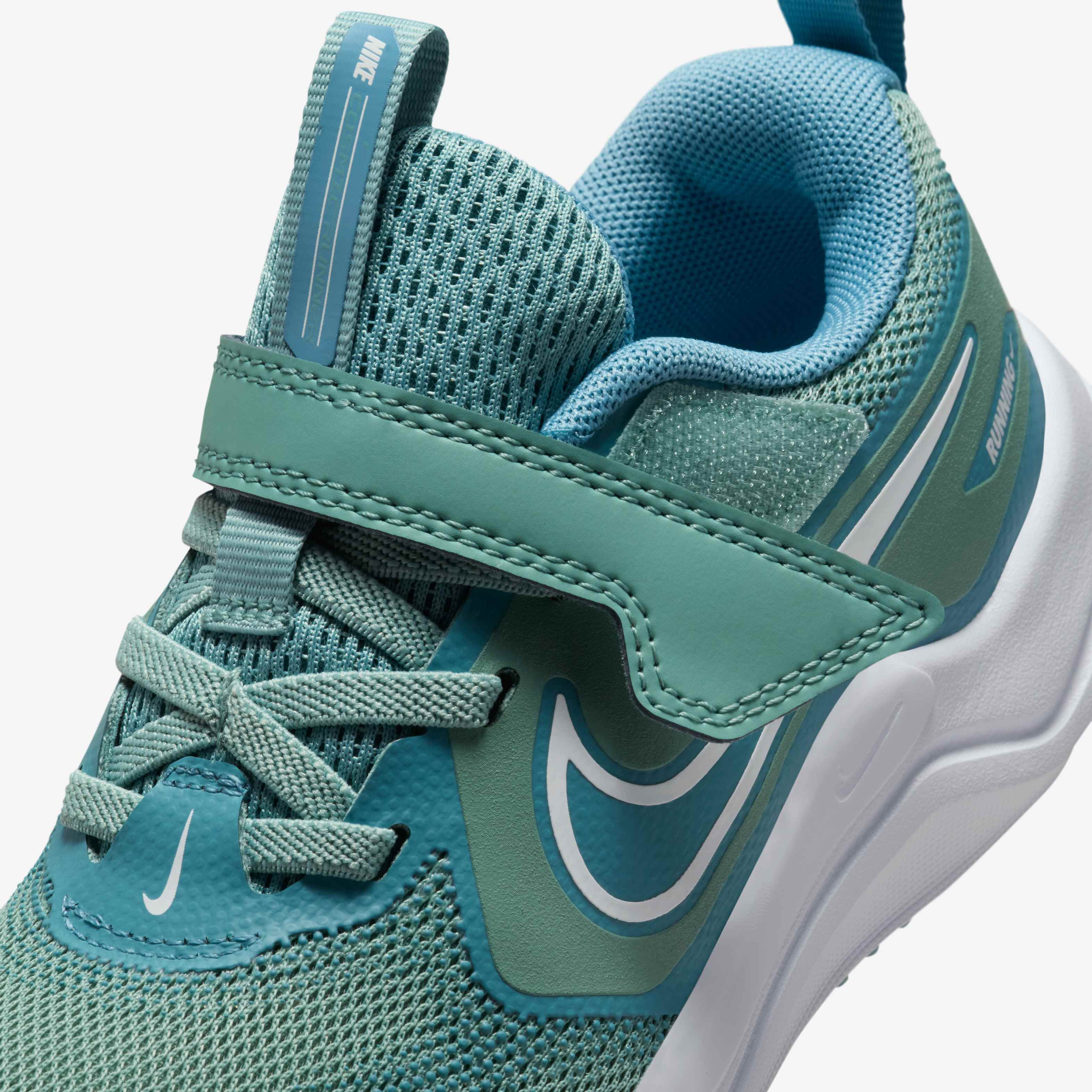 Nike Cosmic Runner image number 6