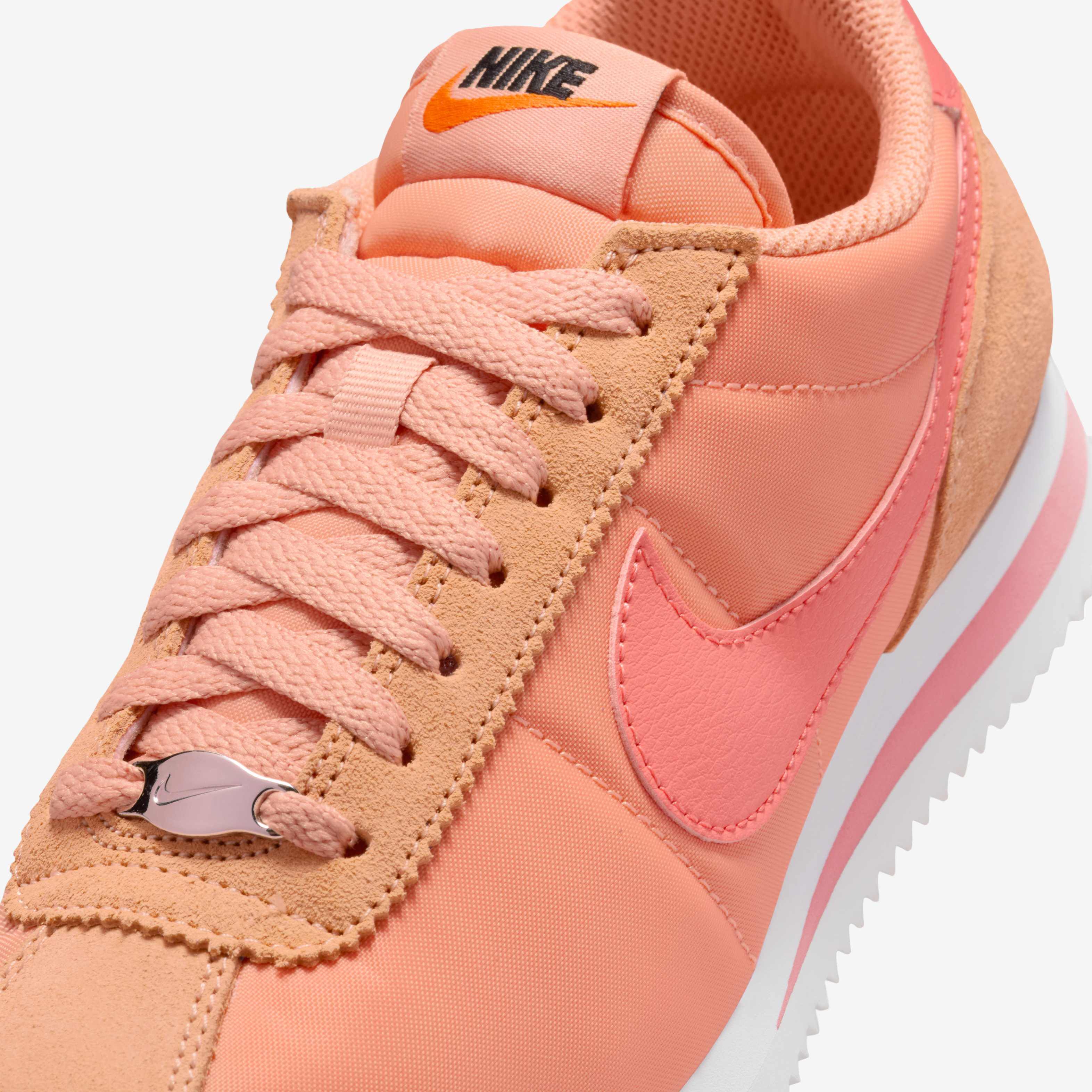 nike apricot agate