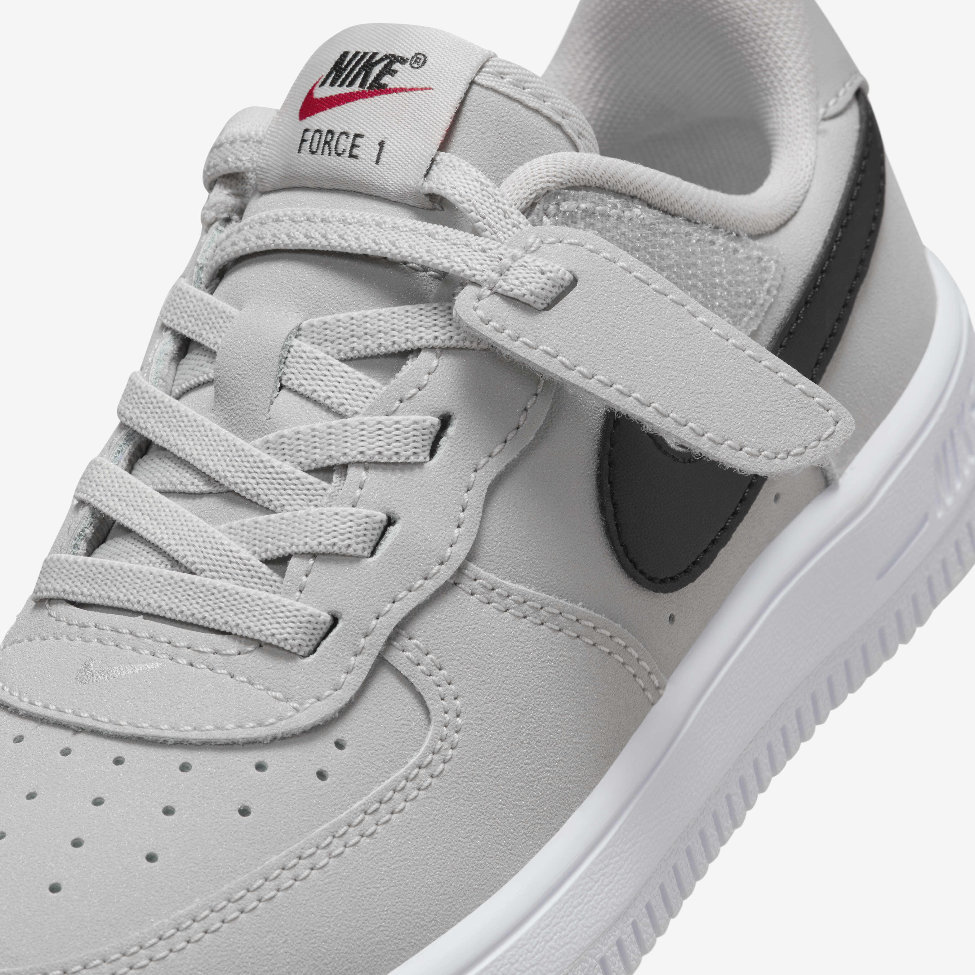 Nike Force 1 Low LV8 EasyOn image number 6