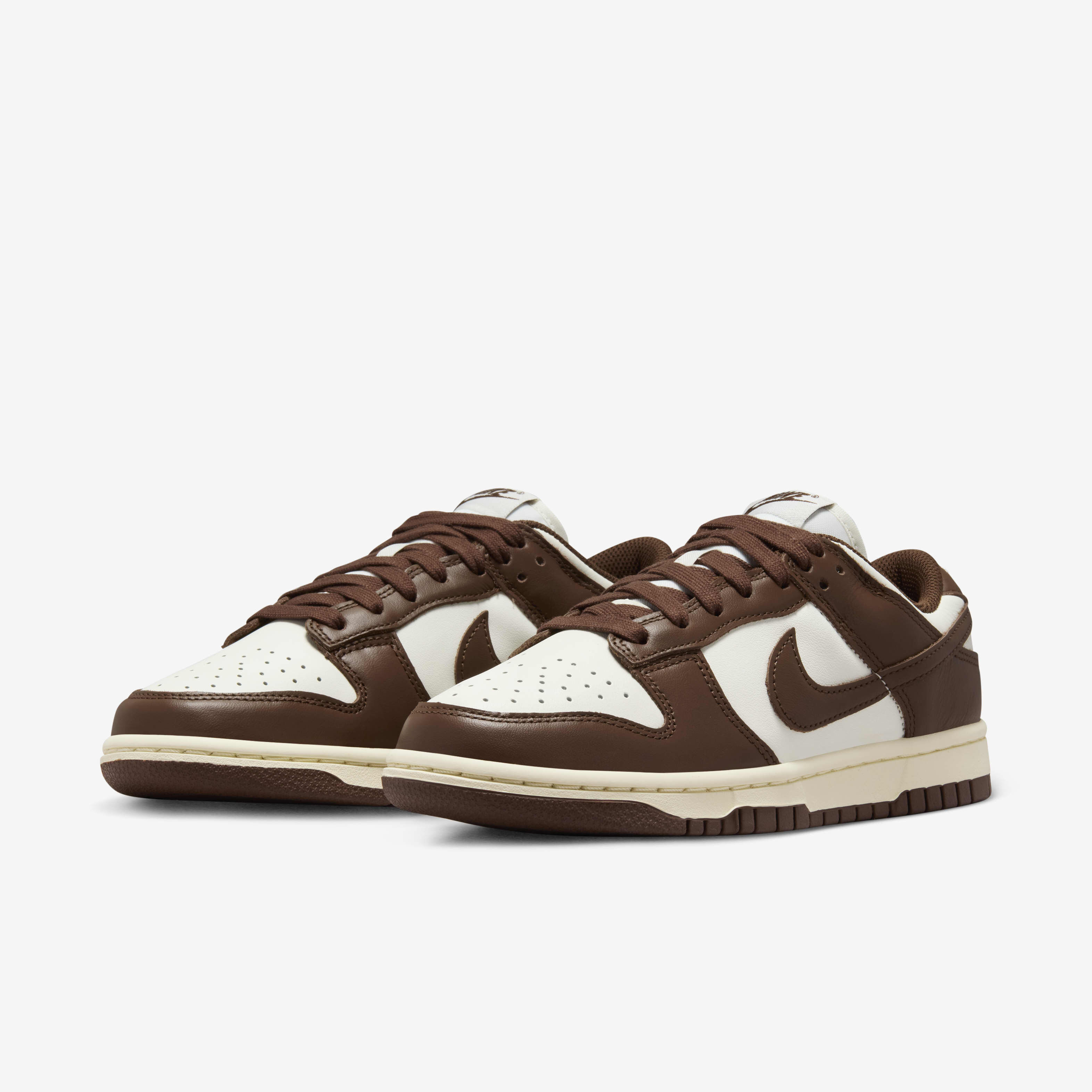 Nike Dunk Low image number 4